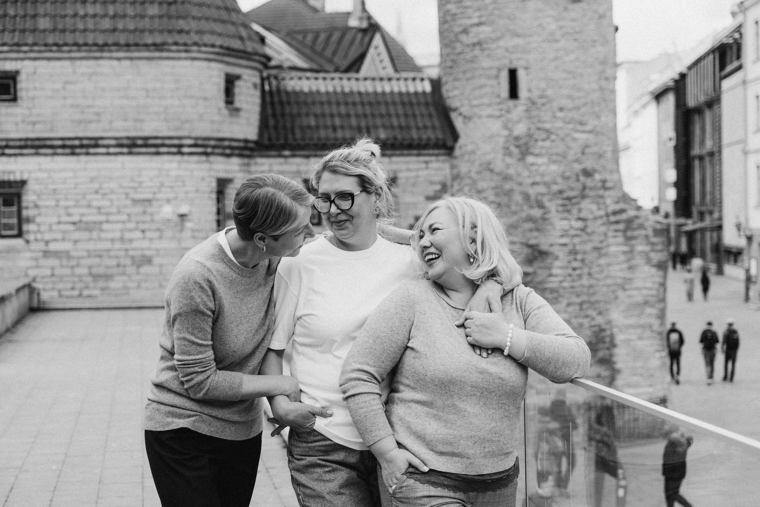 Три подруги