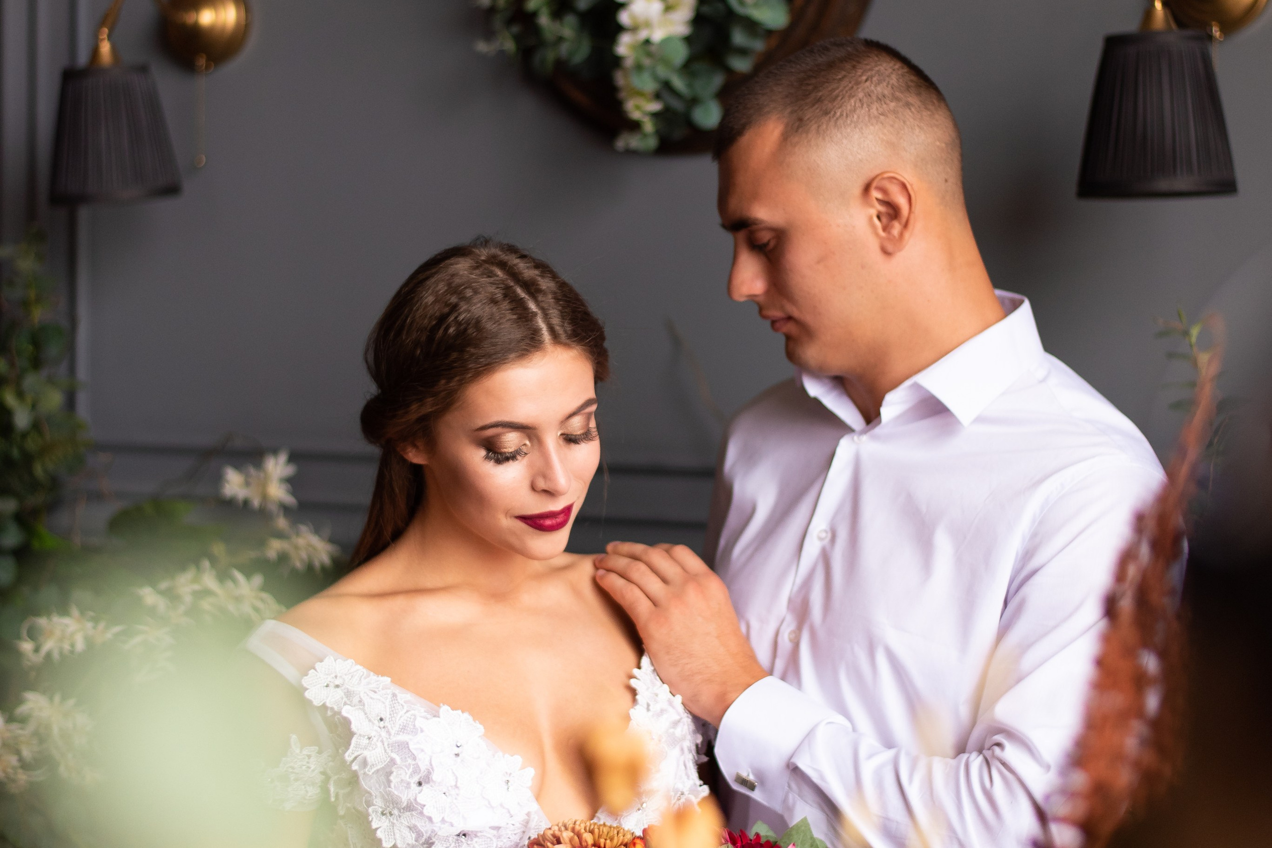 Свадебные фотографии в темной студии Краснодара