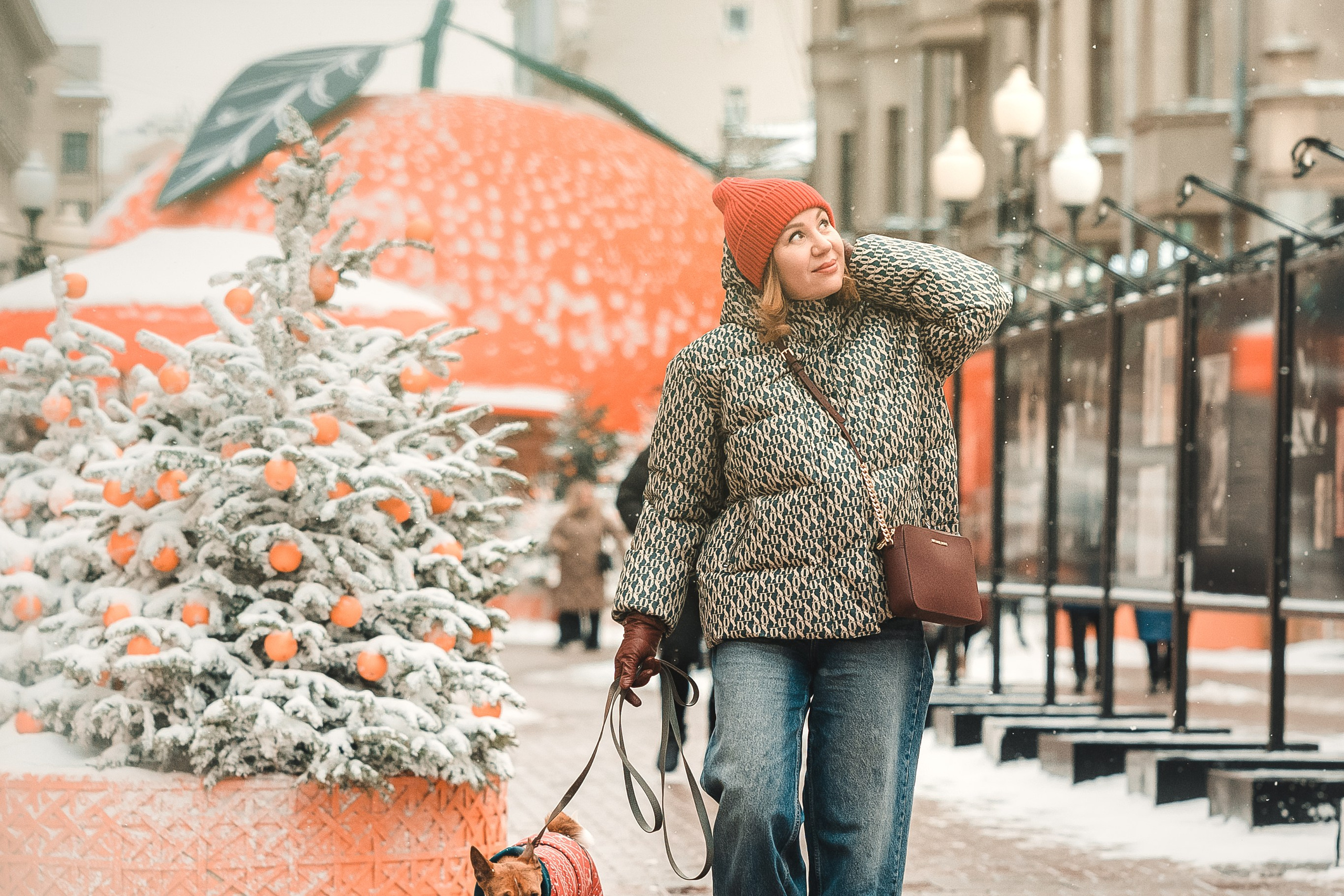 Прогулка по Арбату. Светлана и Ева