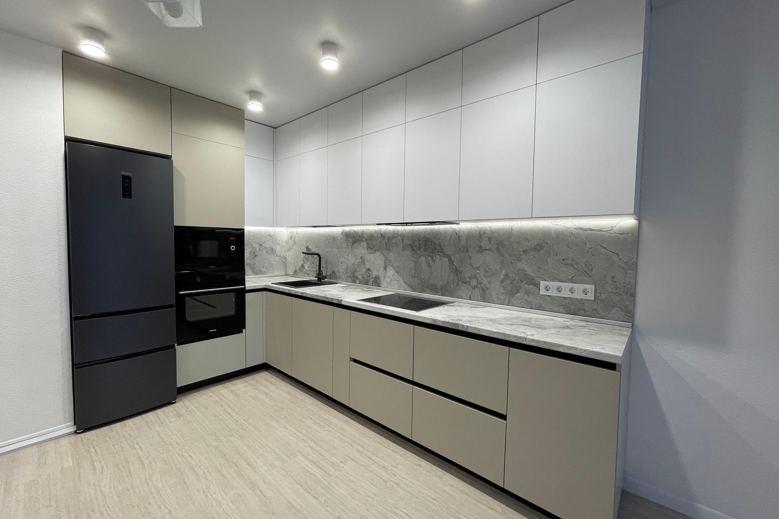 Кухня и мебель в прихожую