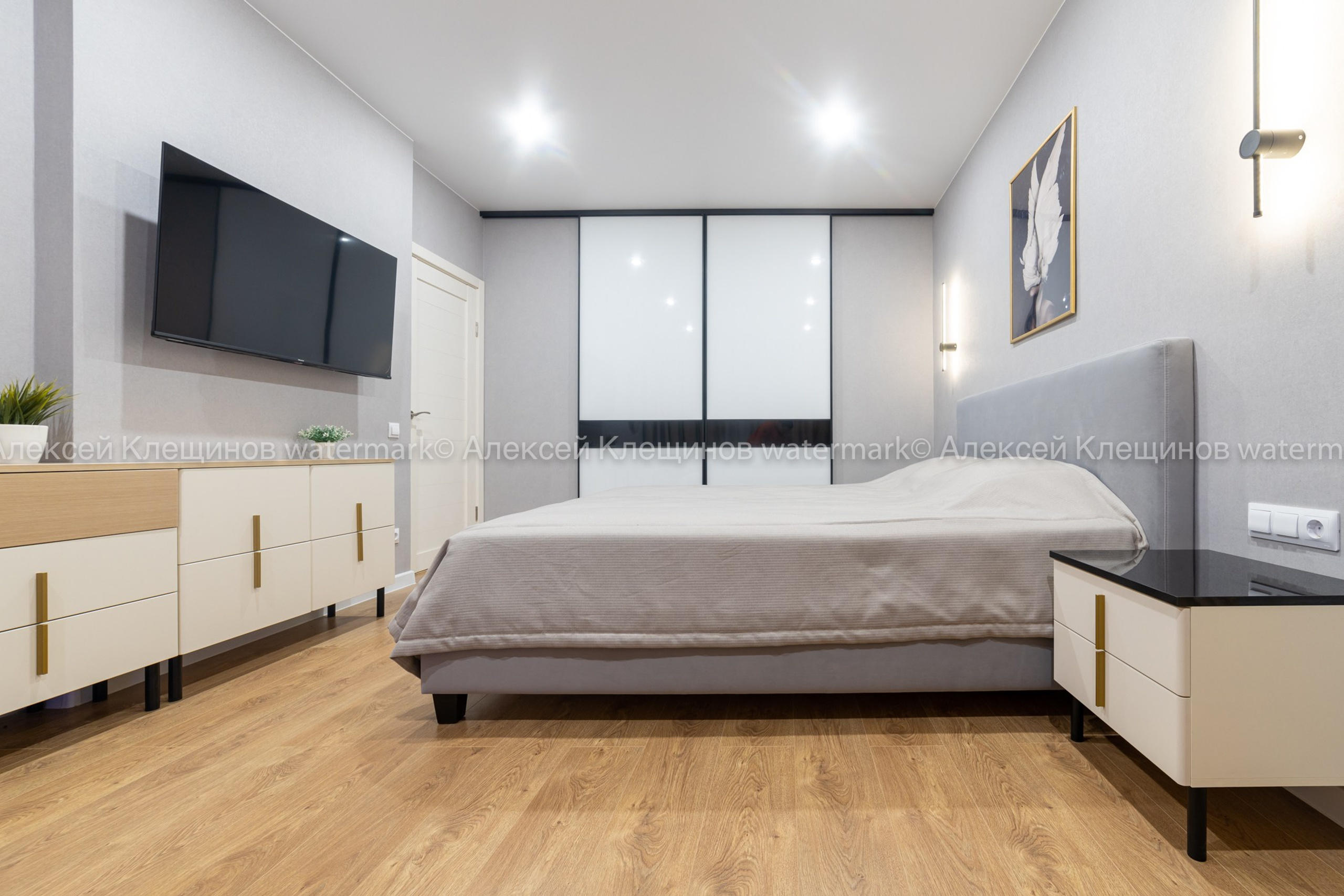 Квартира 100 м² «Нескучный серый и розовый фламинго»