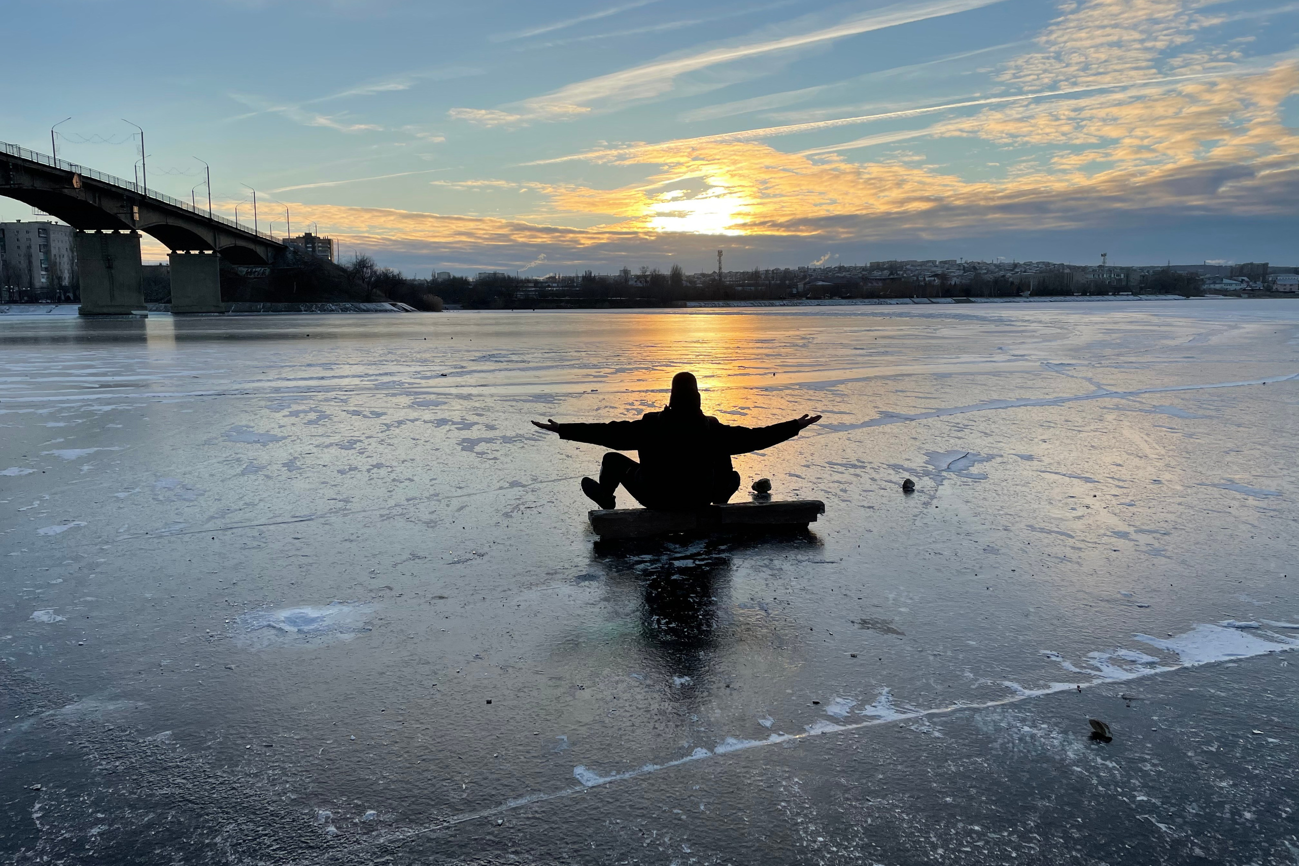 10 100 Замершая река