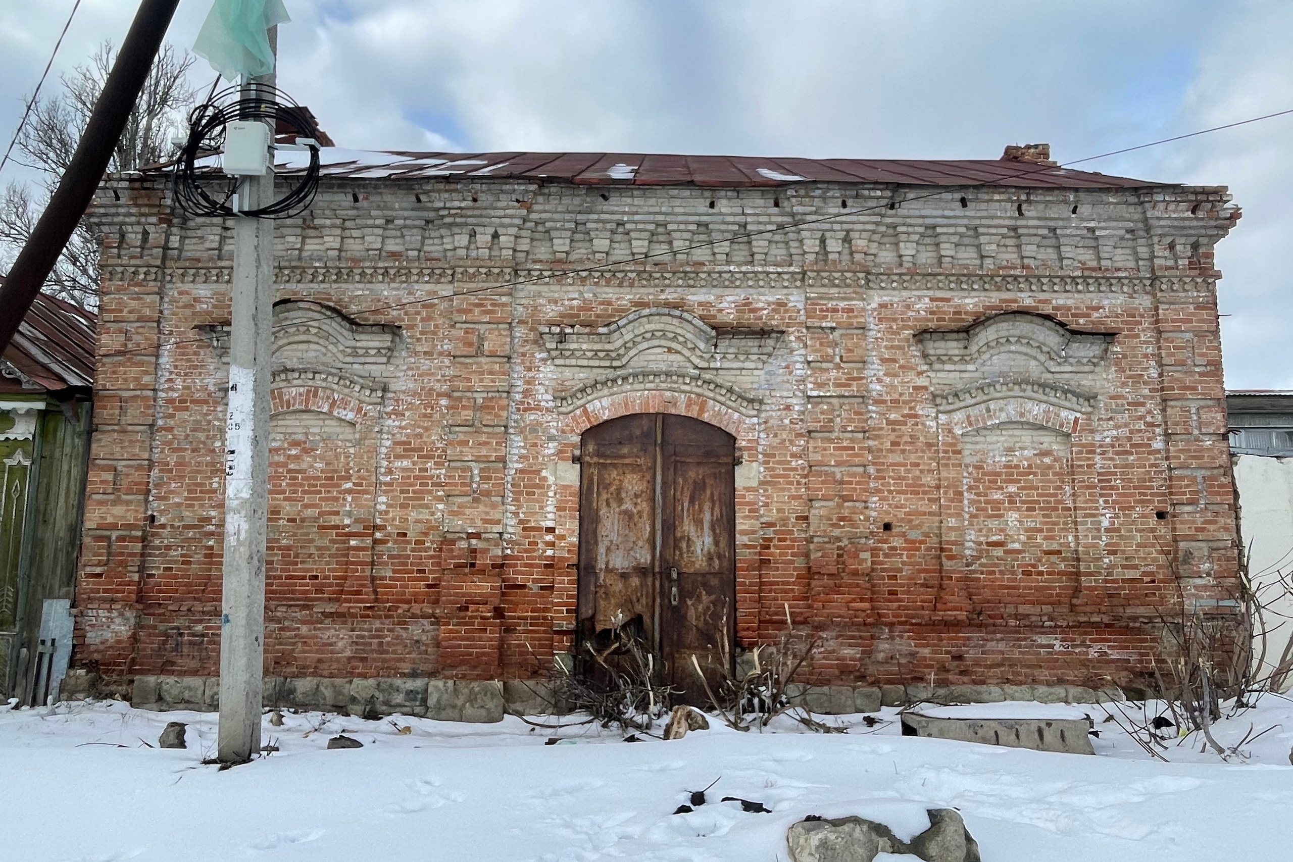 20 025 Здание красный кирпич