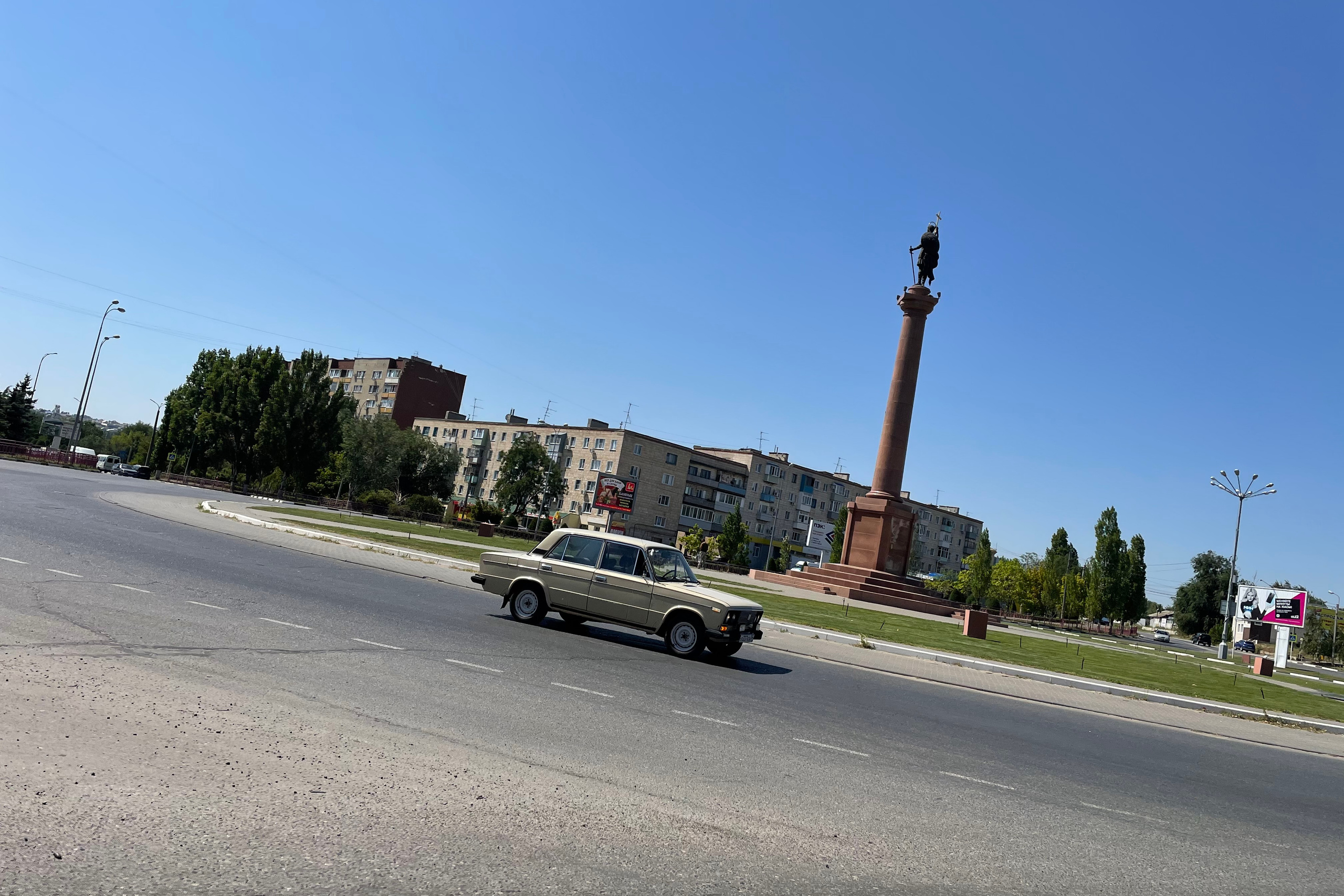 21 102 Памятник на колоне