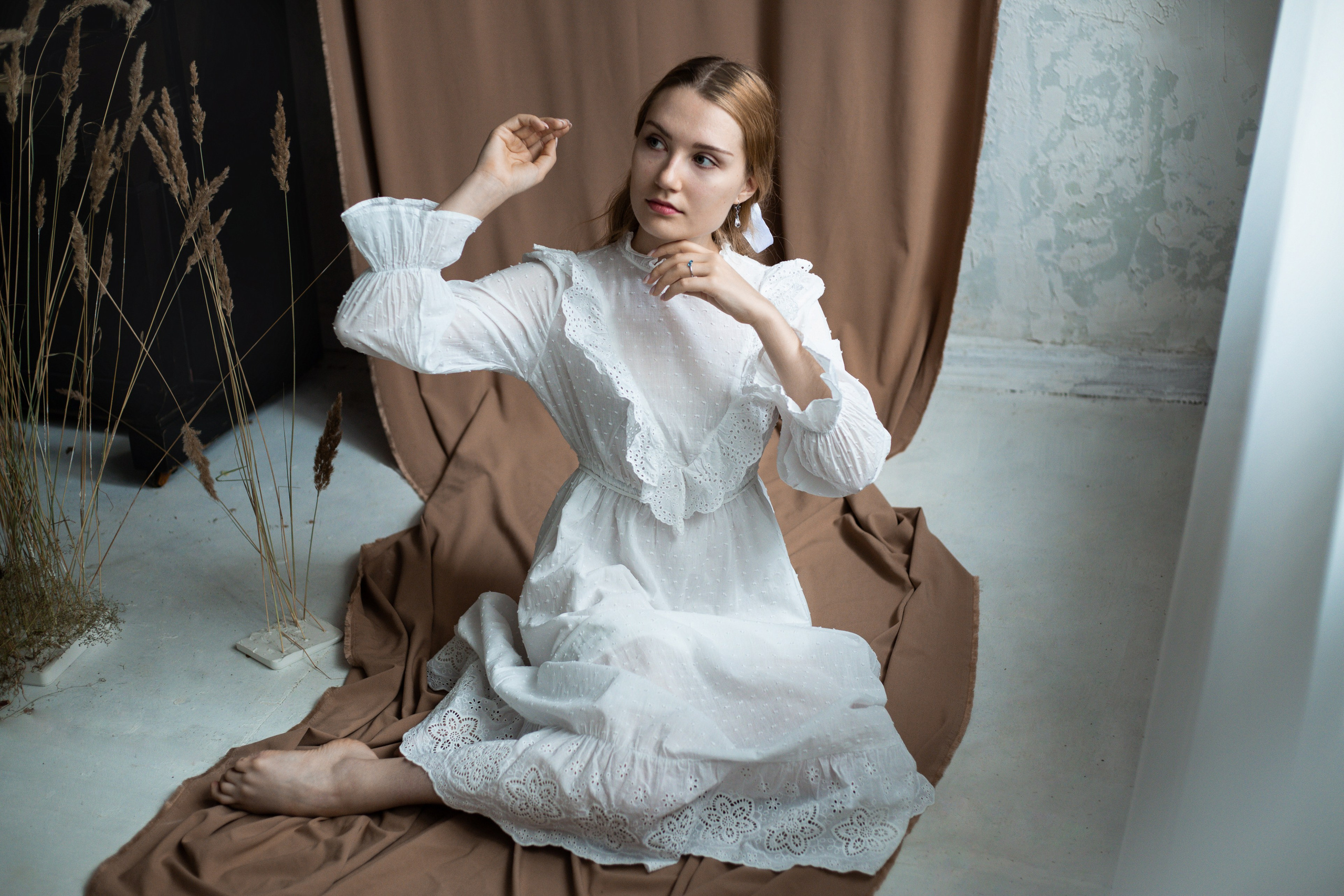 Мария в винтажном зале