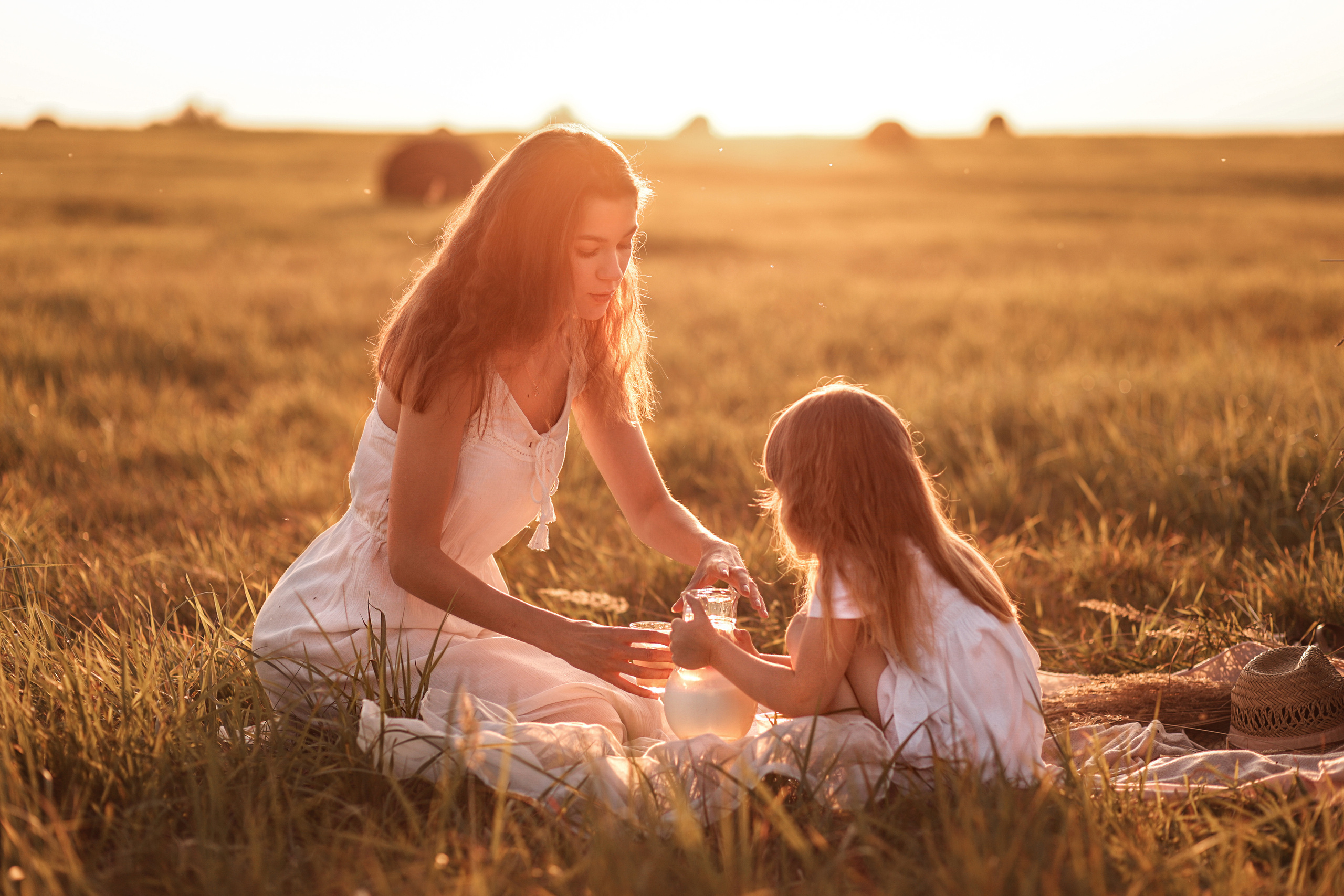 Пикник в стогах