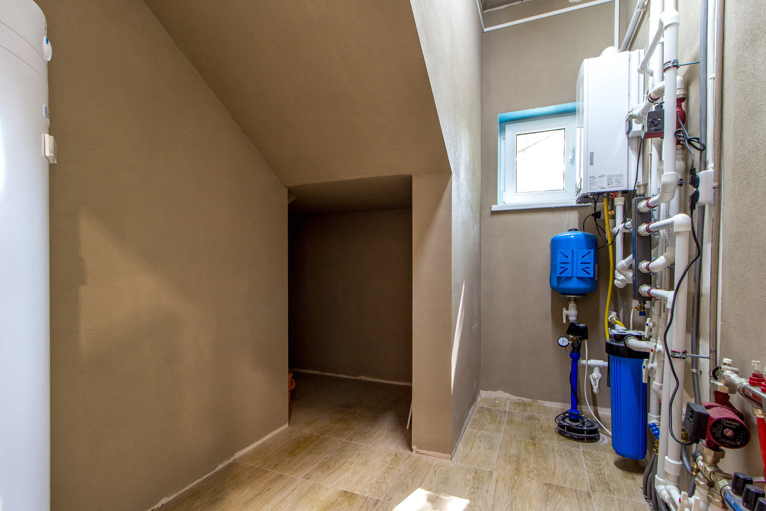 Новый красавец в Тосненском р-не ЛО. Агентская интерьерная фотосъемка