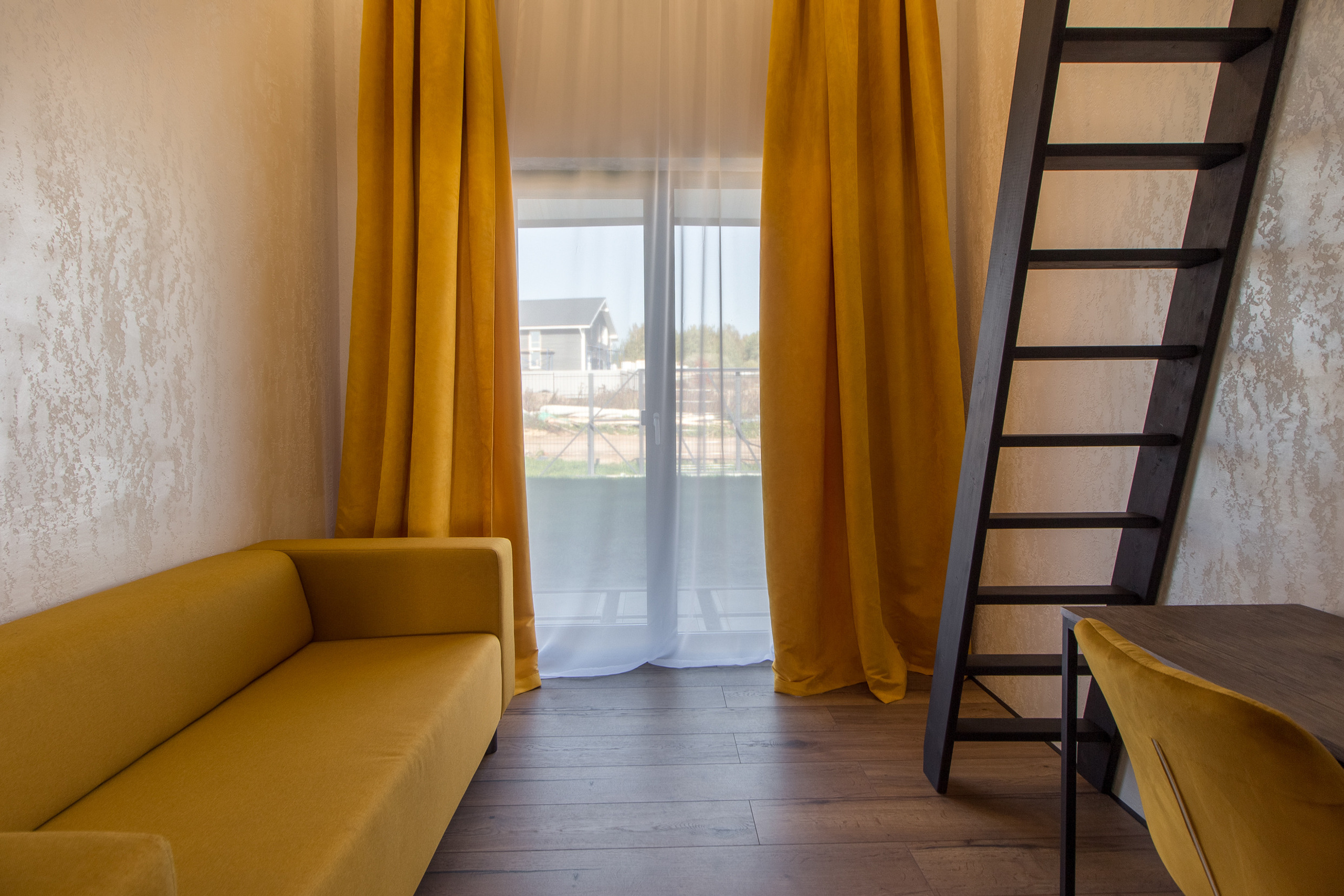 Дом в стиле Тарантино. Агентская интерьерная фотосъемка