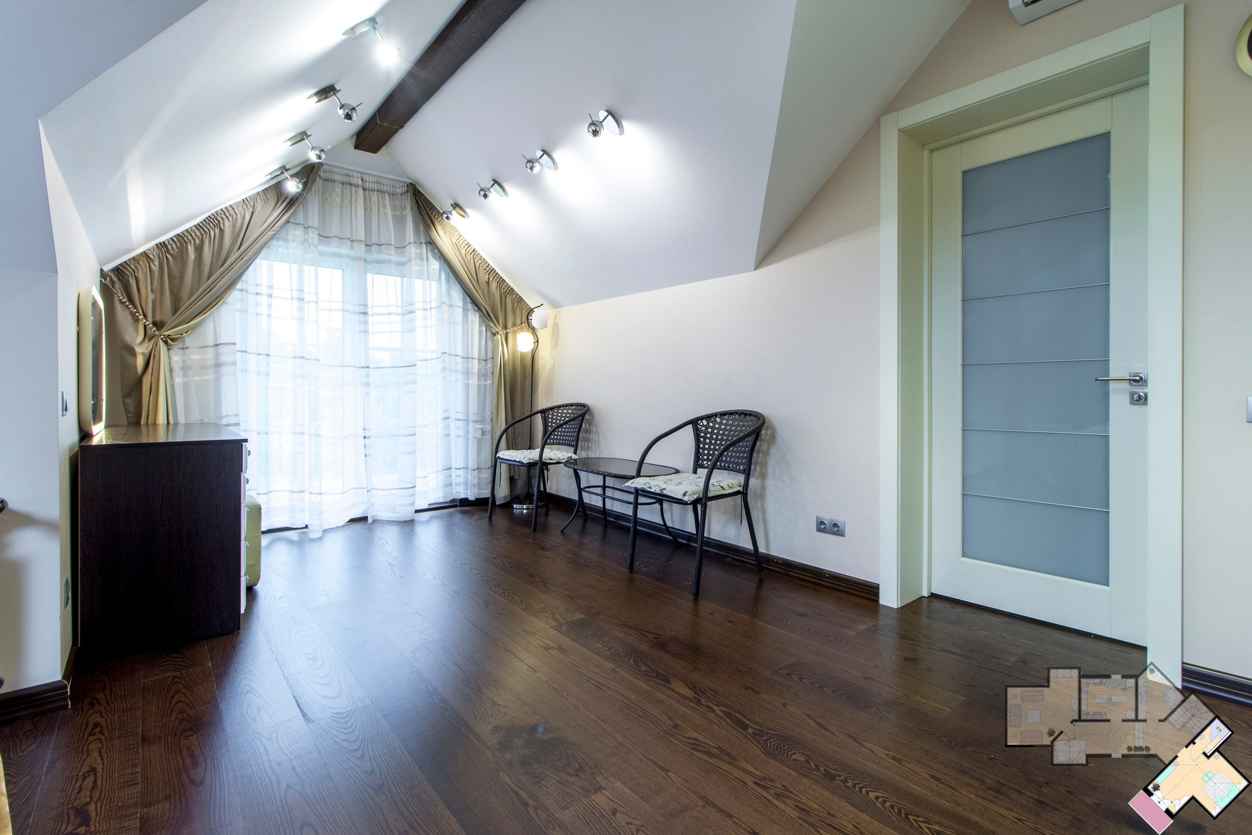 Дом 231 м² в КП «Американская деревня» Всеволожский район ЛО. Агентская интерьерная фотосъемка