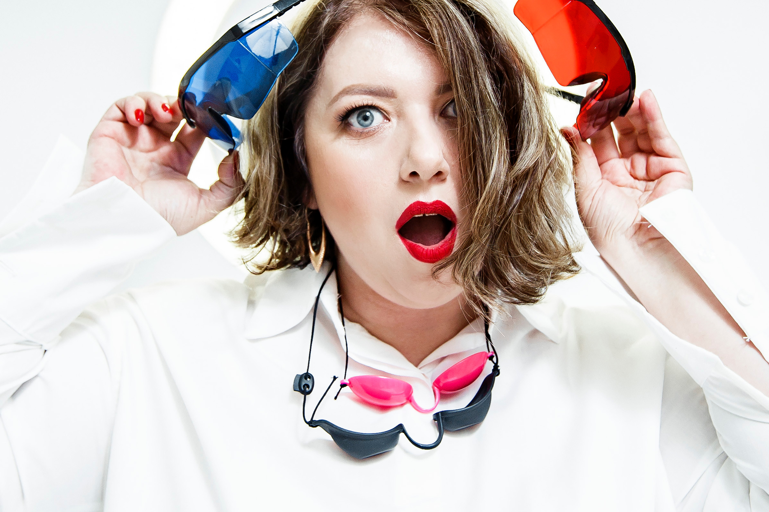 Анна с лазером.