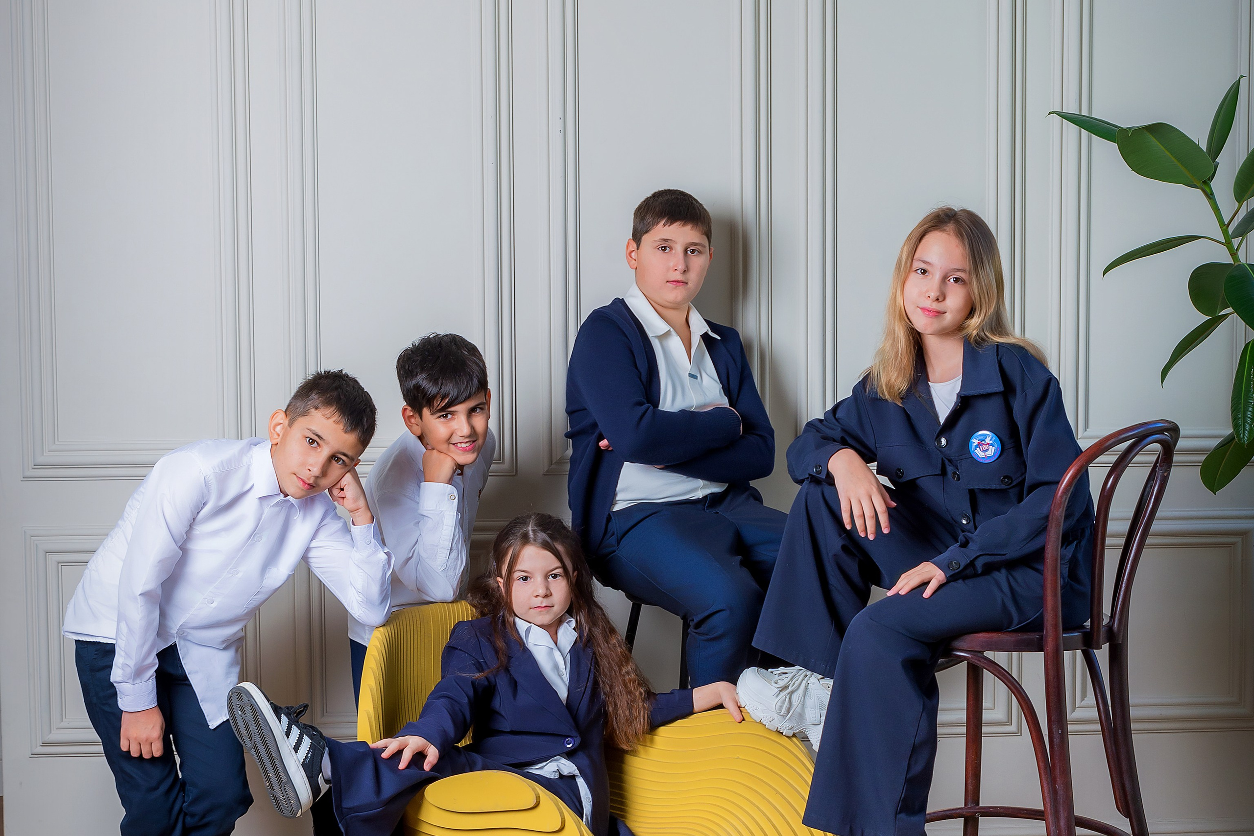 Школьная фотосъмека в студии. Школьный фотограф в Сочи и Адлере