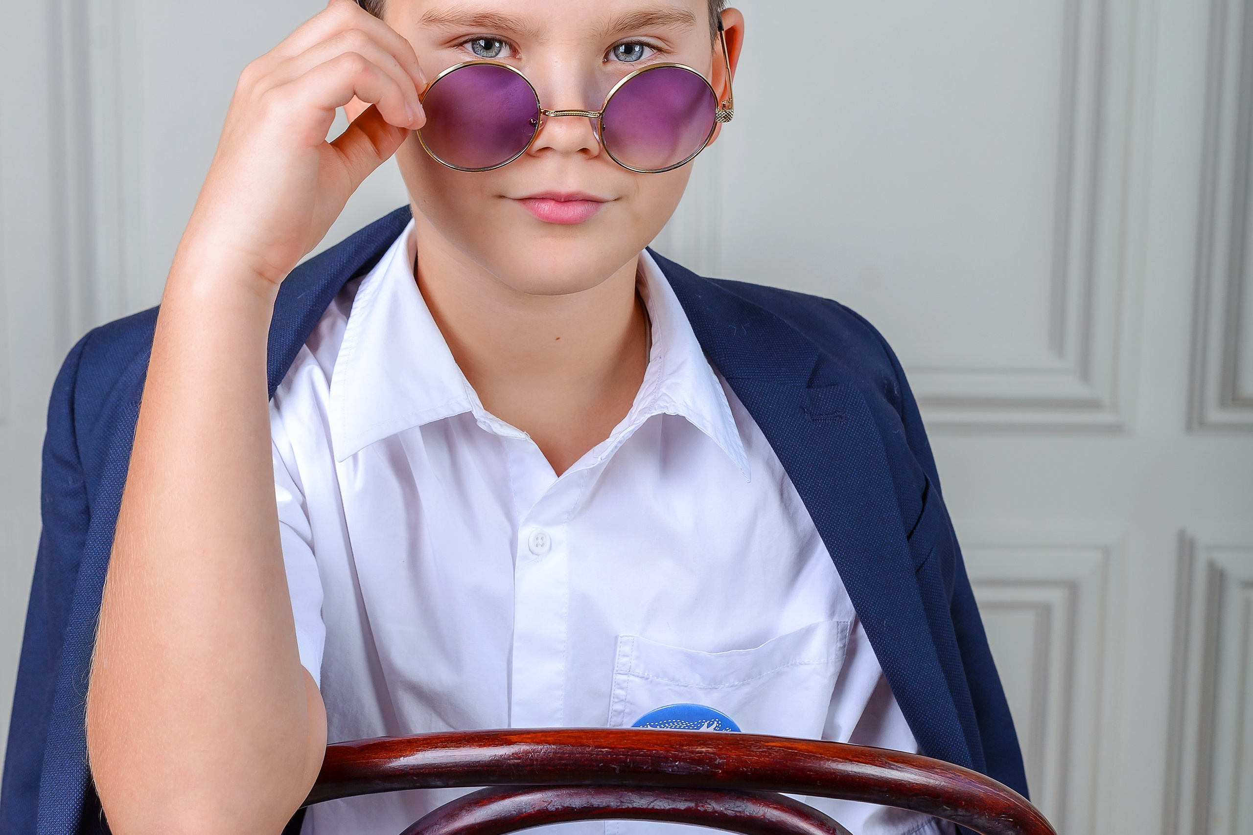 Школьная фотосъмека в студии. Школьный фотограф в Сочи и Адлере