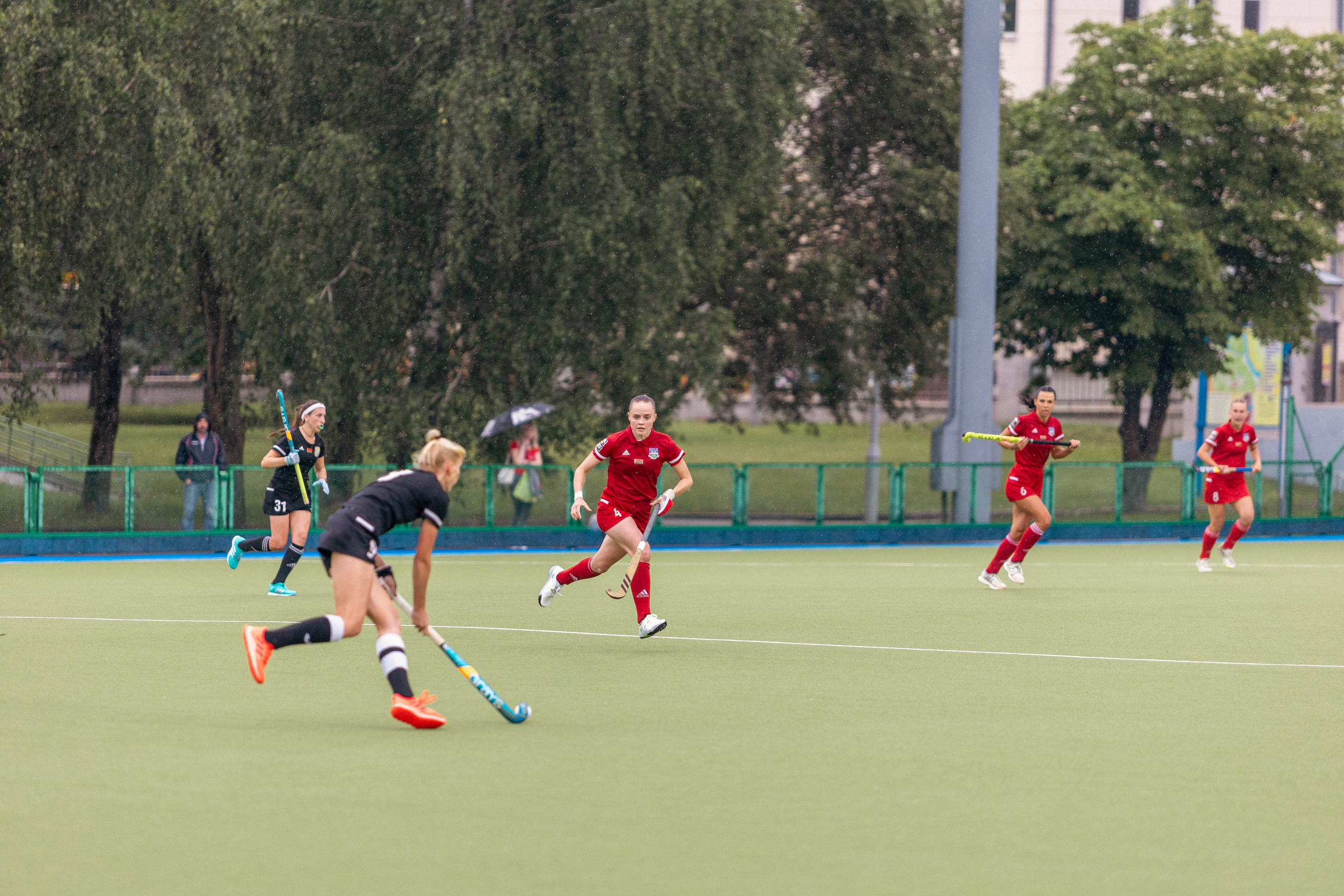 Хоккей на траве. Девушки. ХК Минск — ХК Виктория (Смолевичи) 10.06.2024. Профессиональный интерьерный и репортажный фотограф Минск и РБ. Максим Орлов