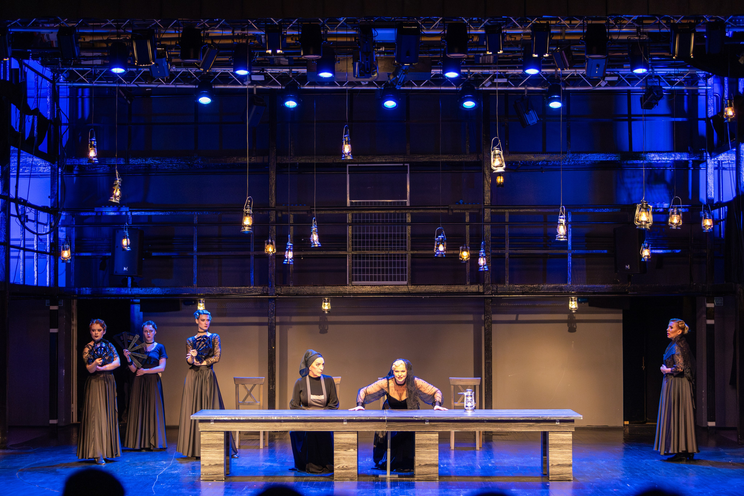 Новый театр «Дом Бернарды Альбы». Профессиональный интерьерный и репортажный фотограф Минск и РБ. Максим Орлов