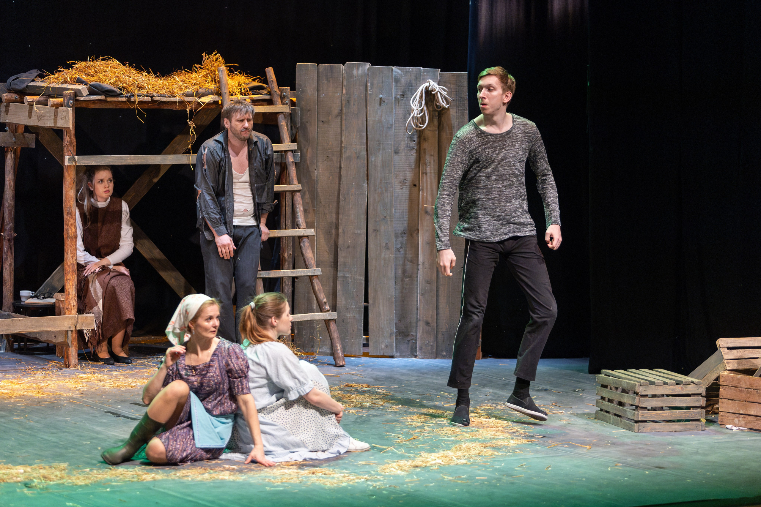 Театр белорусской армии «Очень простая история». Профессиональный интерьерный и репортажный фотограф Минск и РБ. Максим Орлов