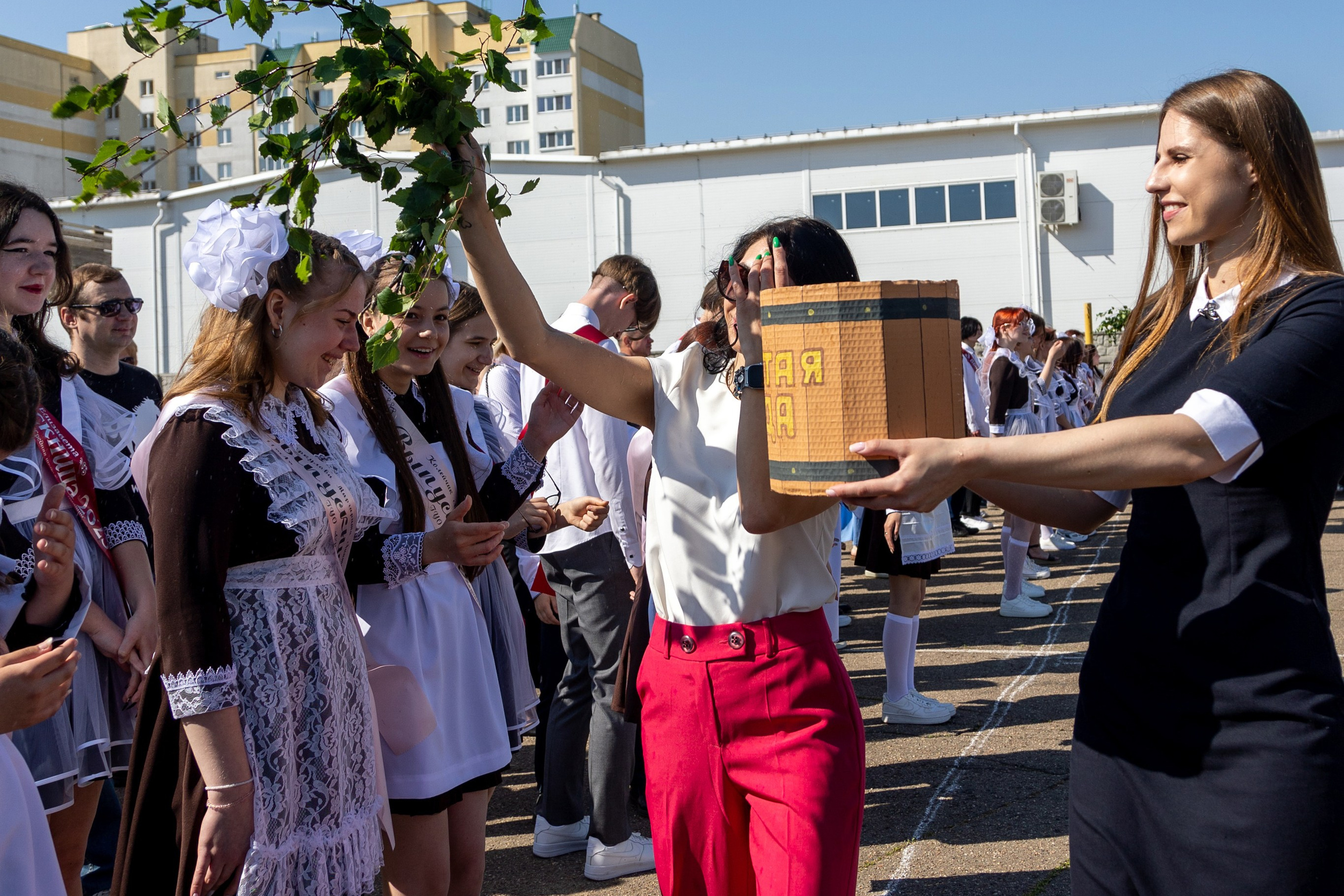 Выпускной в Жодино 2023. Профессиональный интерьерный и репортажный фотограф Минск и РБ. Максим Орлов