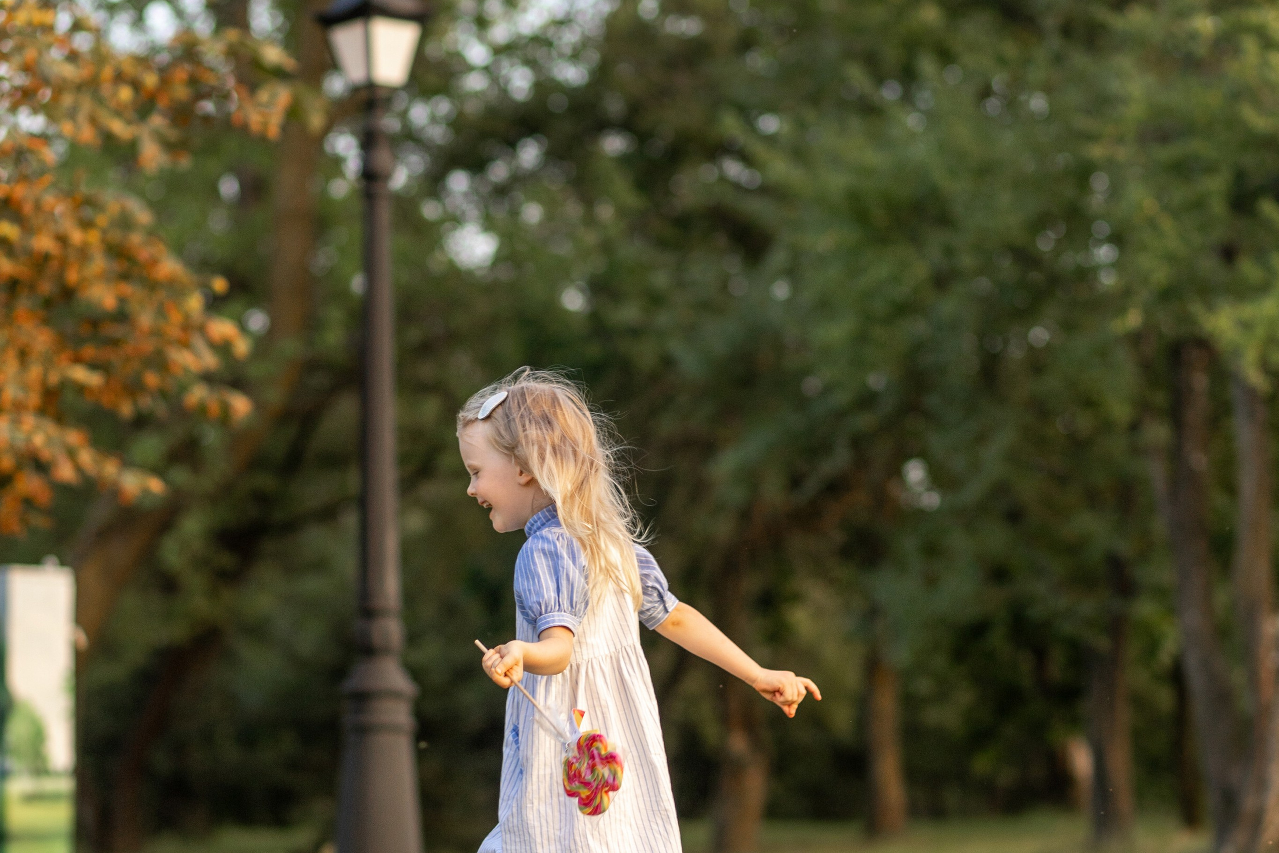 Стеша с мамой. Профессиональный интерьерный и репортажный фотограф Минск и РБ. Максим Орлов