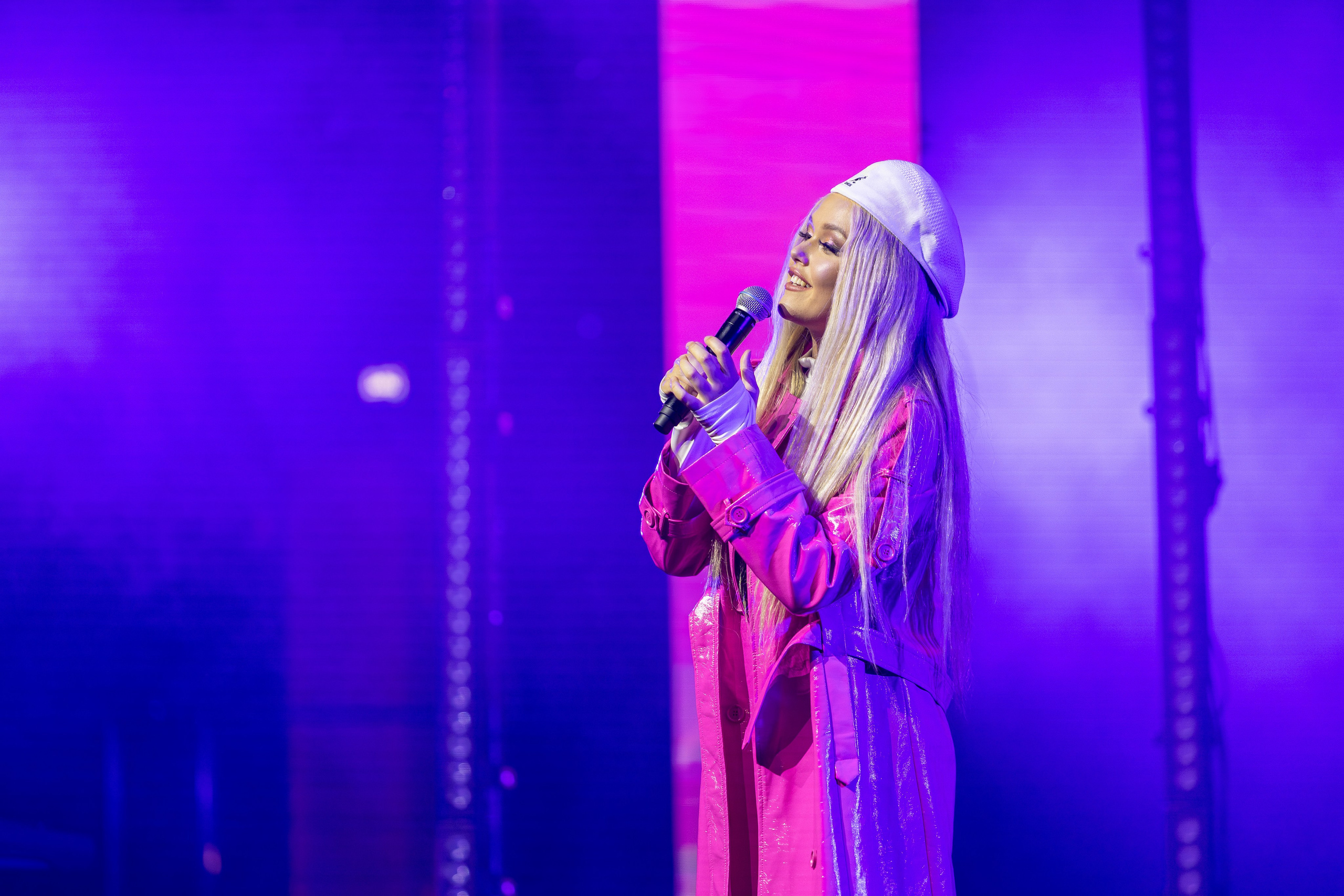 Концерт Насти Кравченко. Профессиональный интерьерный и репортажный фотограф Минск и РБ. Максим Орлов