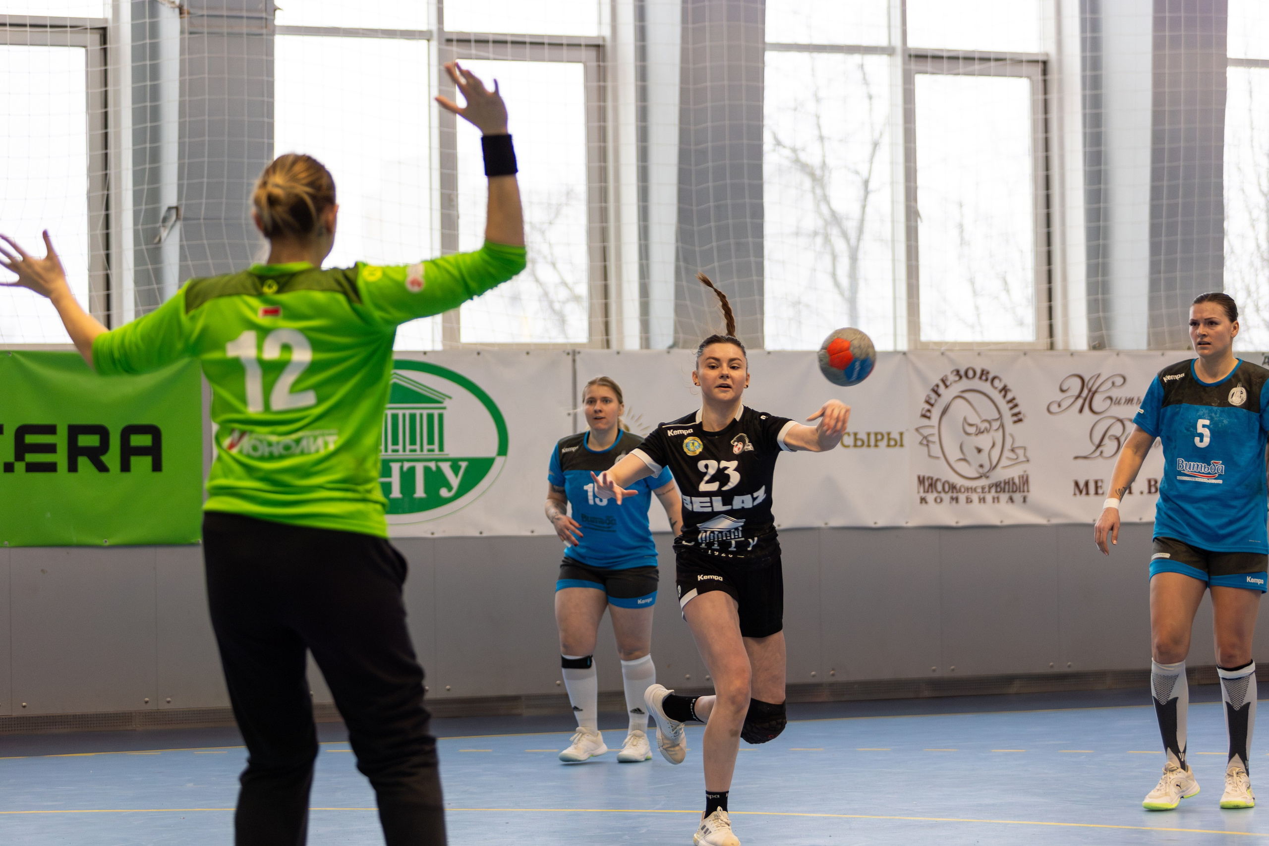 Гандбол. Лучшие кадры. БНТУ — Витебчанка. Профессиональный интерьерный и репортажный фотограф Минск и РБ. Максим Орлов