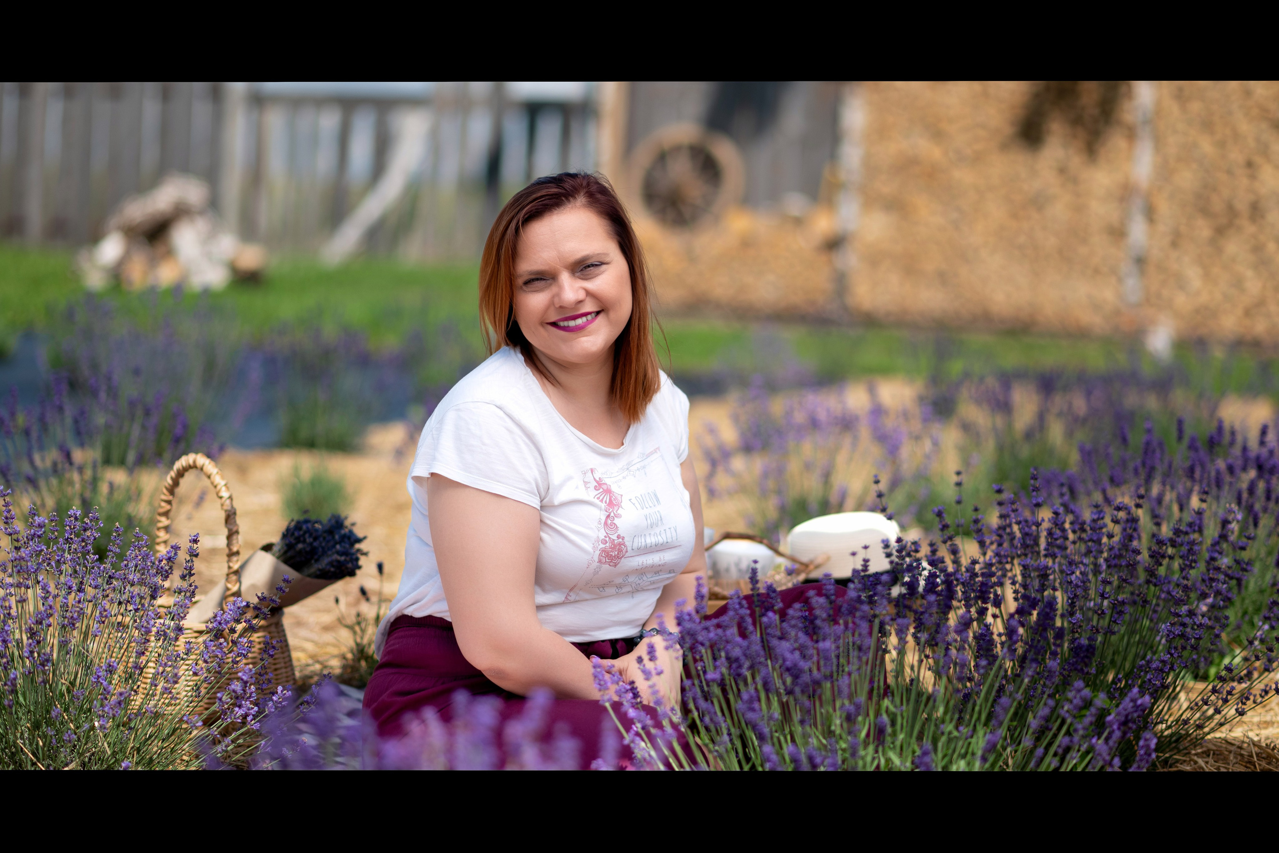 Катя и Оксана в лаванде. Профессиональный интерьерный и репортажный фотограф Минск и РБ. Максим Орлов