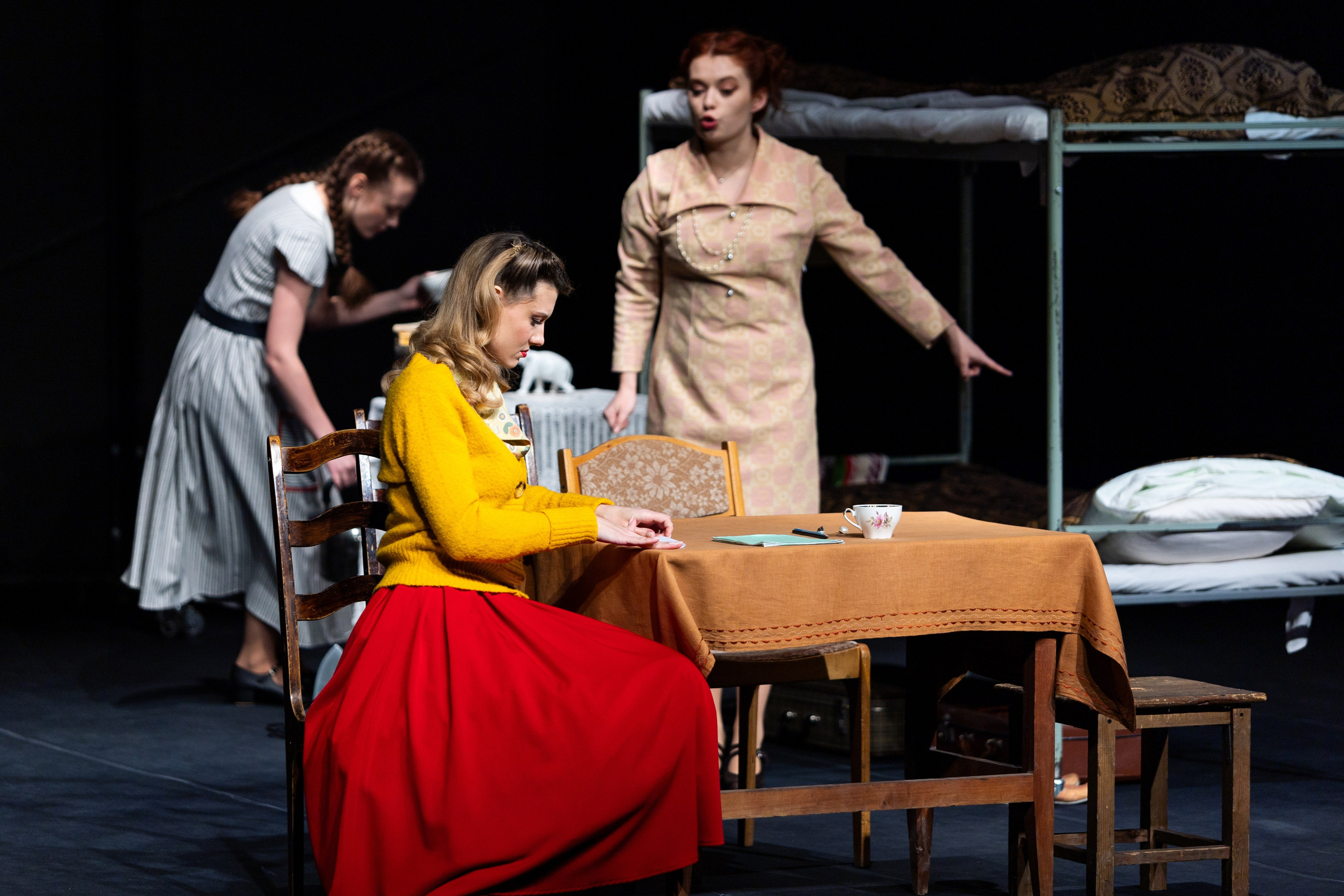 Новый театр «Фабричная девчонка». Профессиональный интерьерный и репортажный фотограф Минск и РБ. Максим Орлов