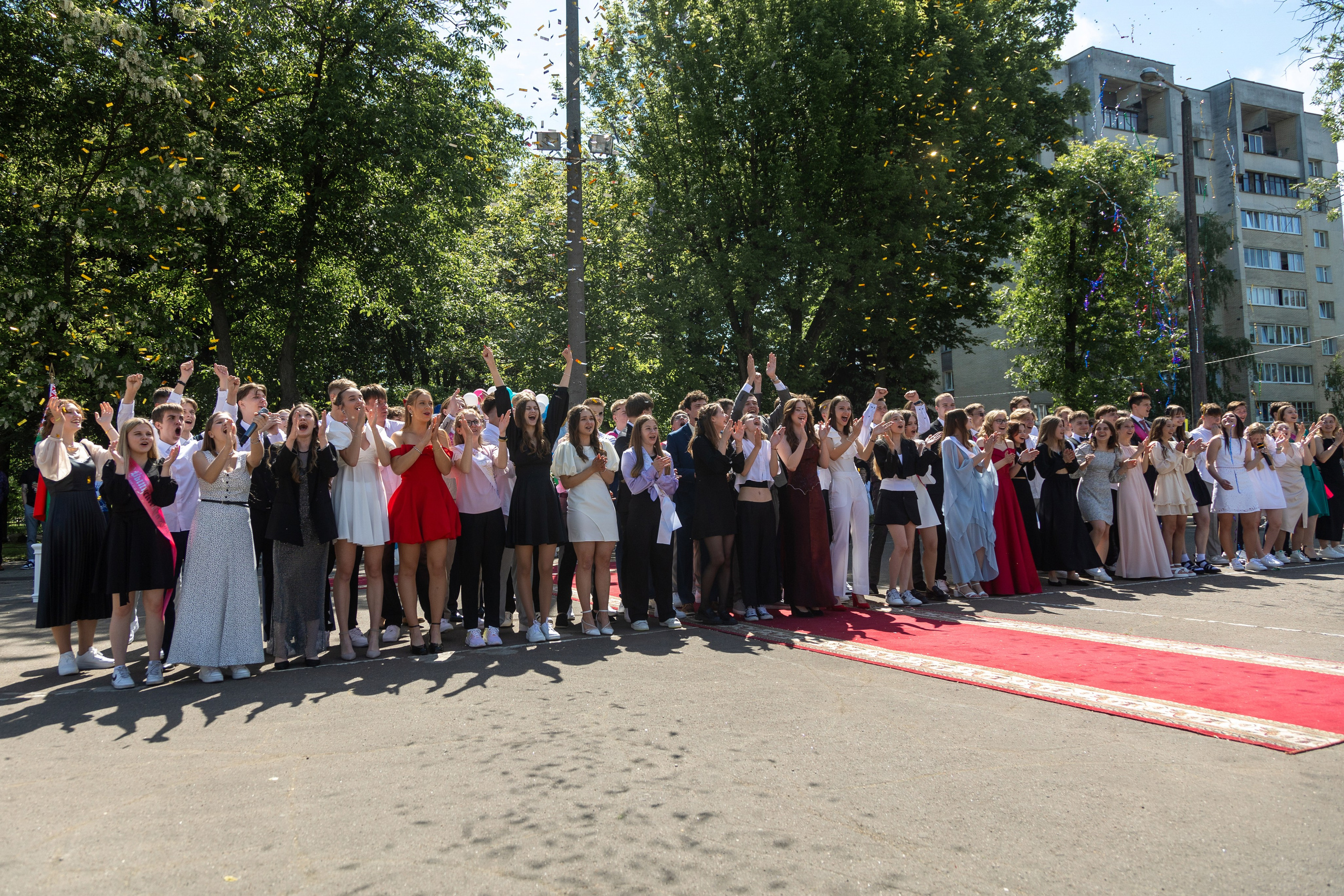 Школа 47. Последний звонок. Профессиональный интерьерный и репортажный фотограф Минск и РБ. Максим Орлов