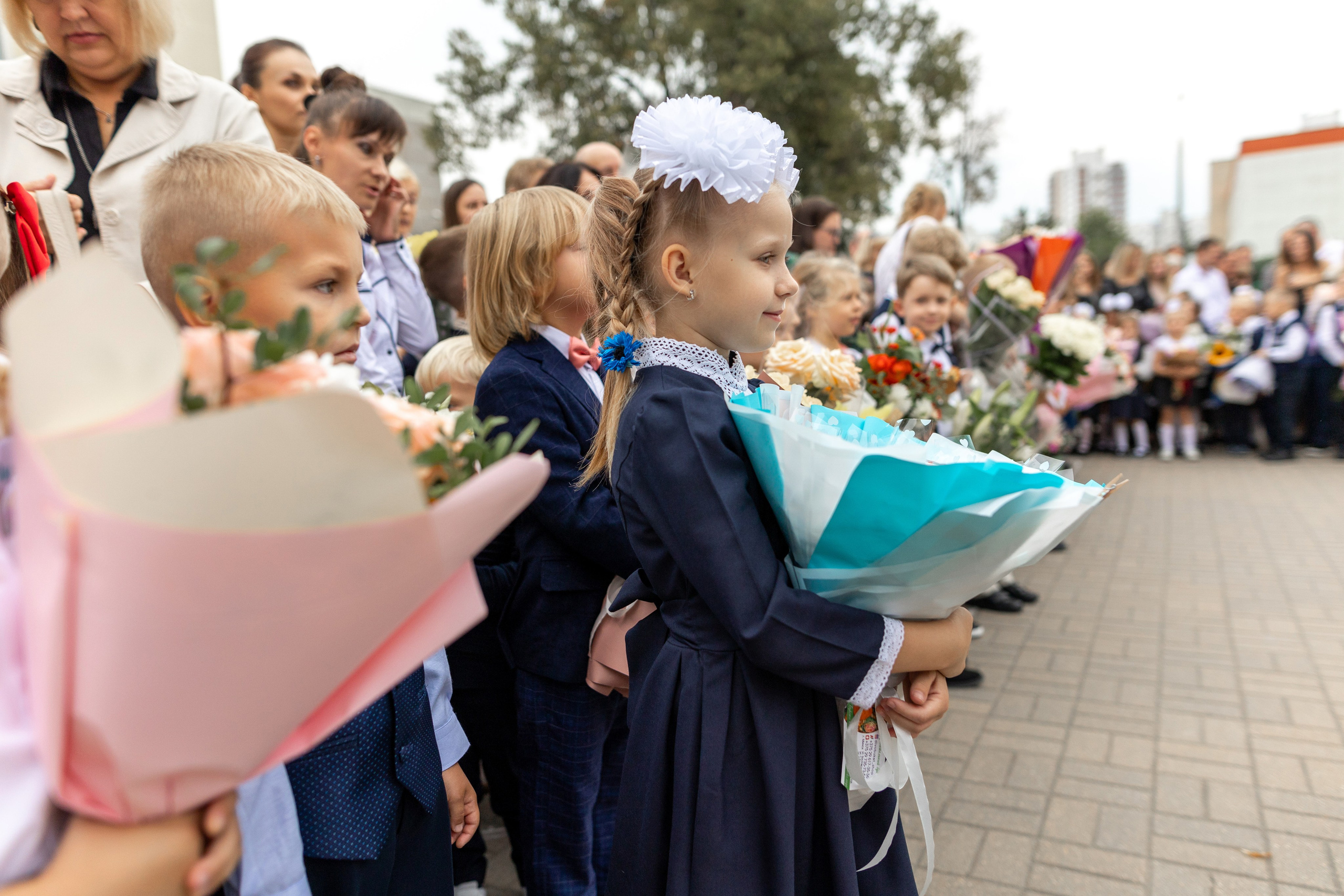 Линейка 1-го сентября. Профессиональный интерьерный и репортажный фотограф Минск и РБ. Максим Орлов