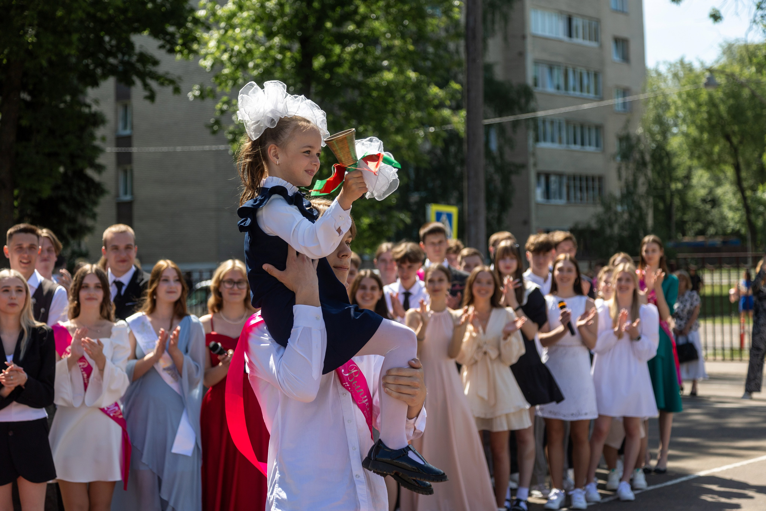Школа 47. Последний звонок. Профессиональный интерьерный и репортажный фотограф Минск и РБ. Максим Орлов