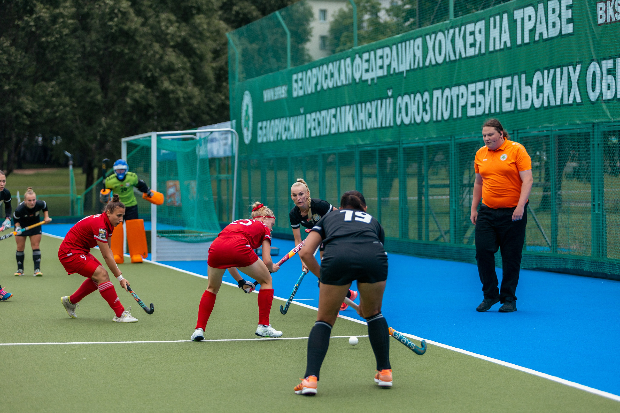 Хоккей на траве. Девушки. ХК Минск — ХК Виктория (Смолевичи) 10.06.2024. Профессиональный интерьерный и репортажный фотограф Минск и РБ. Максим Орлов