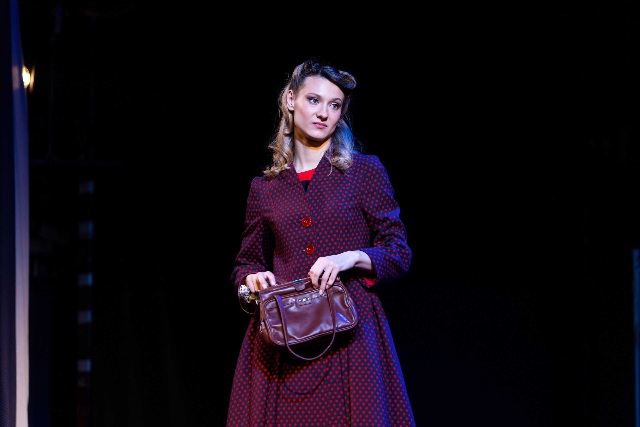 Новый театр «Фабричная девчонка». Профессиональный интерьерный и репортажный фотограф Минск и РБ. Максим Орлов