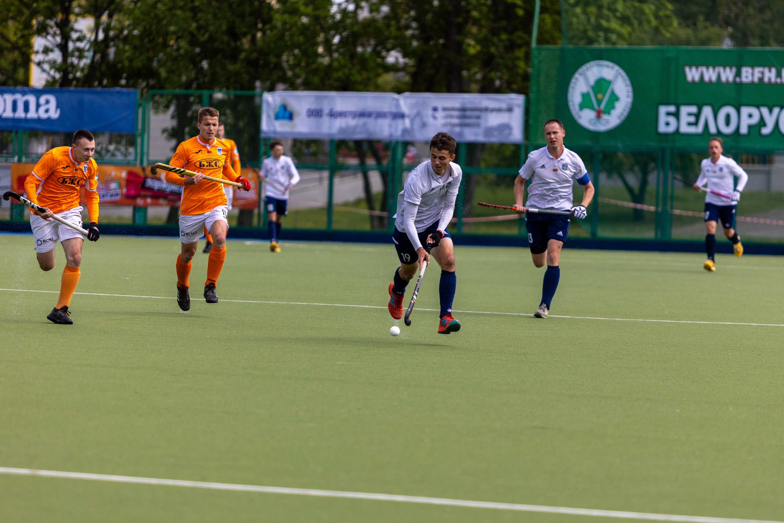 Хоккей на траве. ХК Минск — СК Строитель 11.05.2024. Профессиональный интерьерный и репортажный фотограф Минск и РБ. Максим Орлов