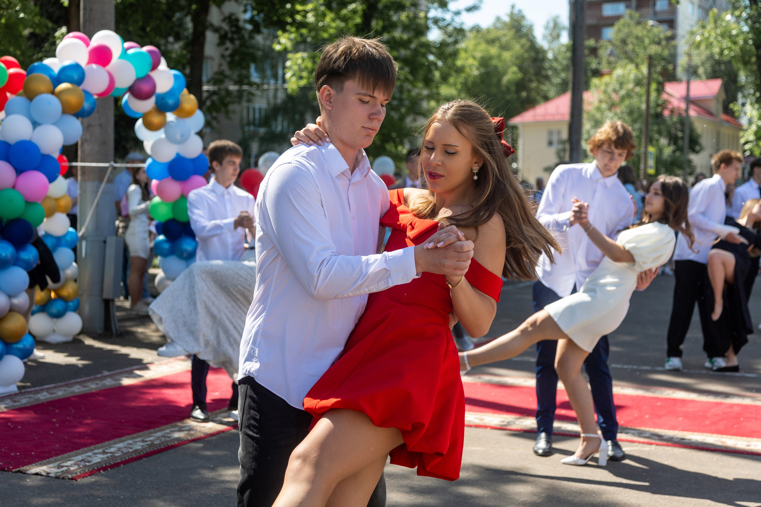 Школа 47. Последний звонок. Профессиональный интерьерный и репортажный фотограф Минск и РБ. Максим Орлов