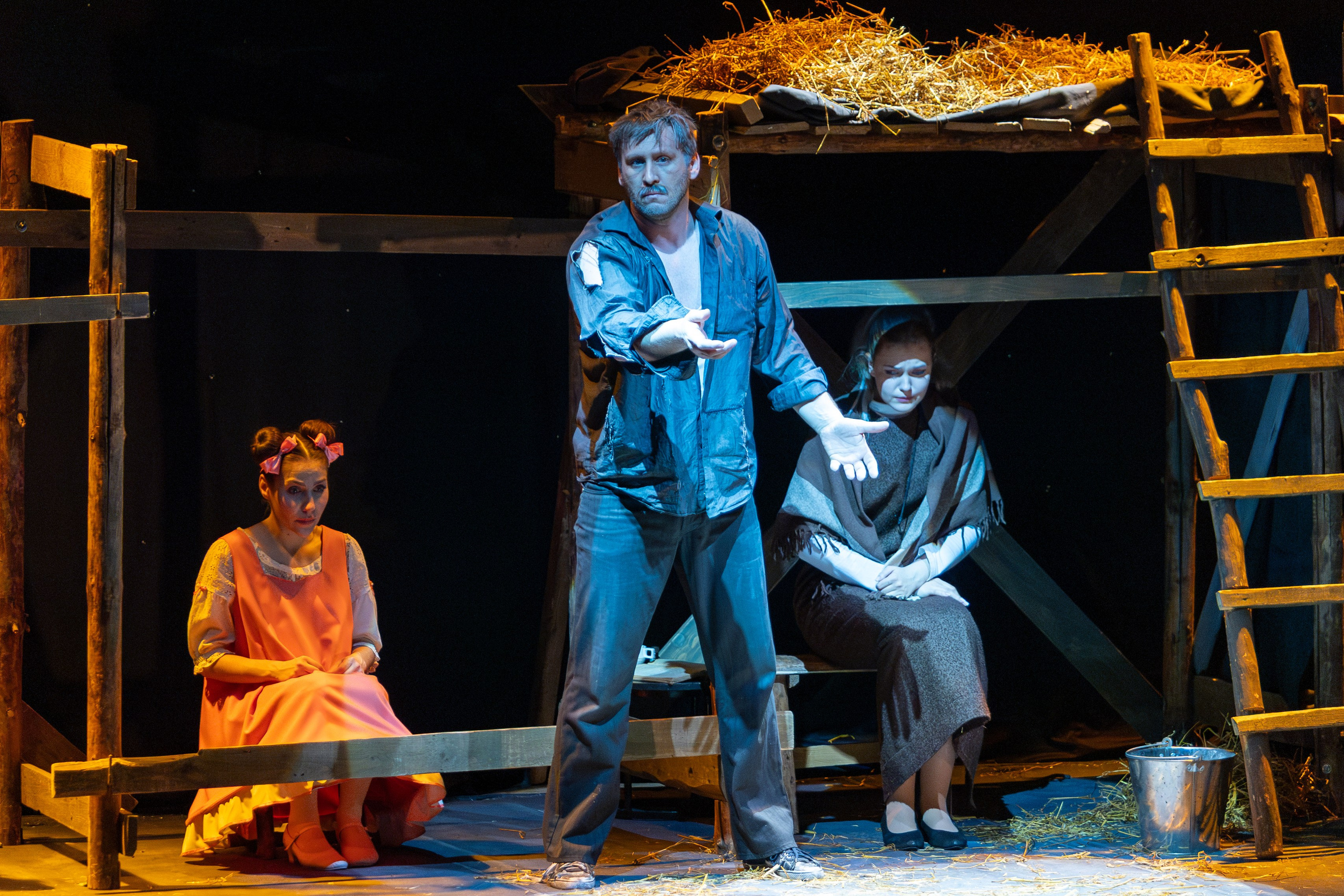 Театр белорусской армии «Очень простая история». Профессиональный интерьерный и репортажный фотограф Минск и РБ. Максим Орлов