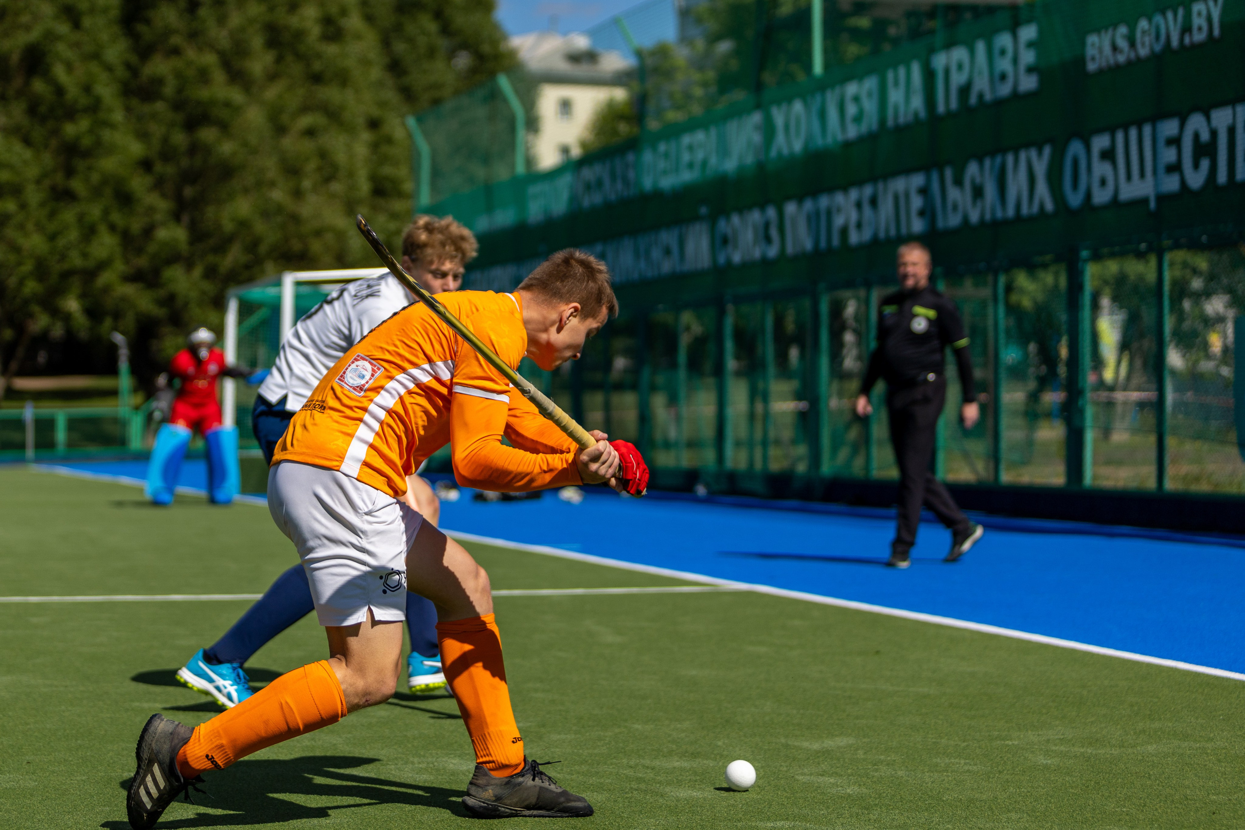 Хоккей на траве. ХК Минск — СК Строитель 12.05.2024. Профессиональный интерьерный и репортажный фотограф Минск и РБ. Максим Орлов