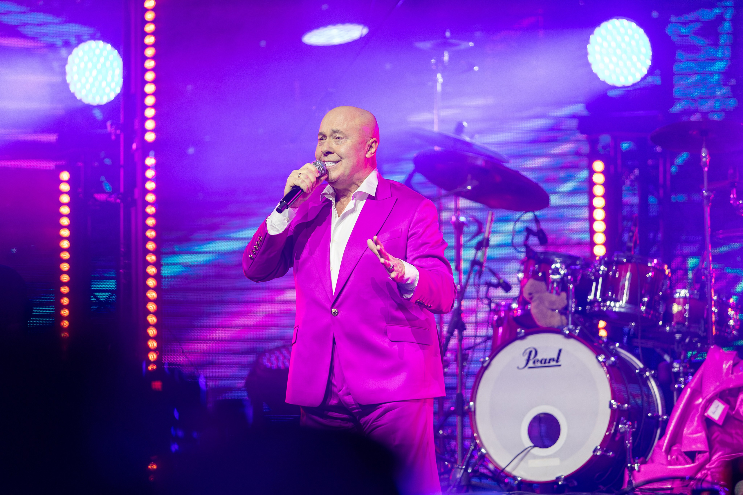 Концерт Насти Кравченко. Профессиональный интерьерный и репортажный фотограф Минск и РБ. Максим Орлов