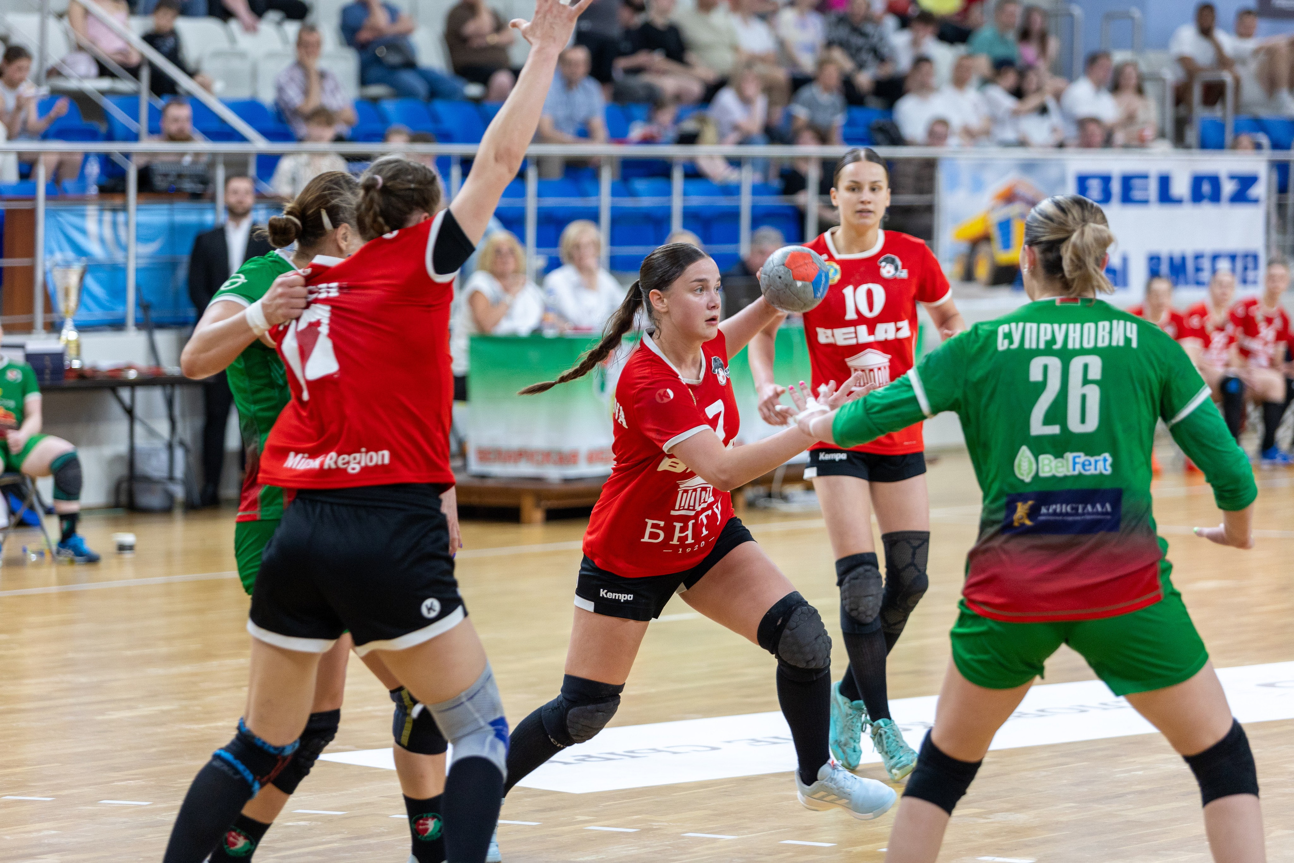 Гандбол. Финал. БНТУ — Гомель. 25.05.2024. Профессиональный интерьерный и репортажный фотограф Минск и РБ. Максим Орлов