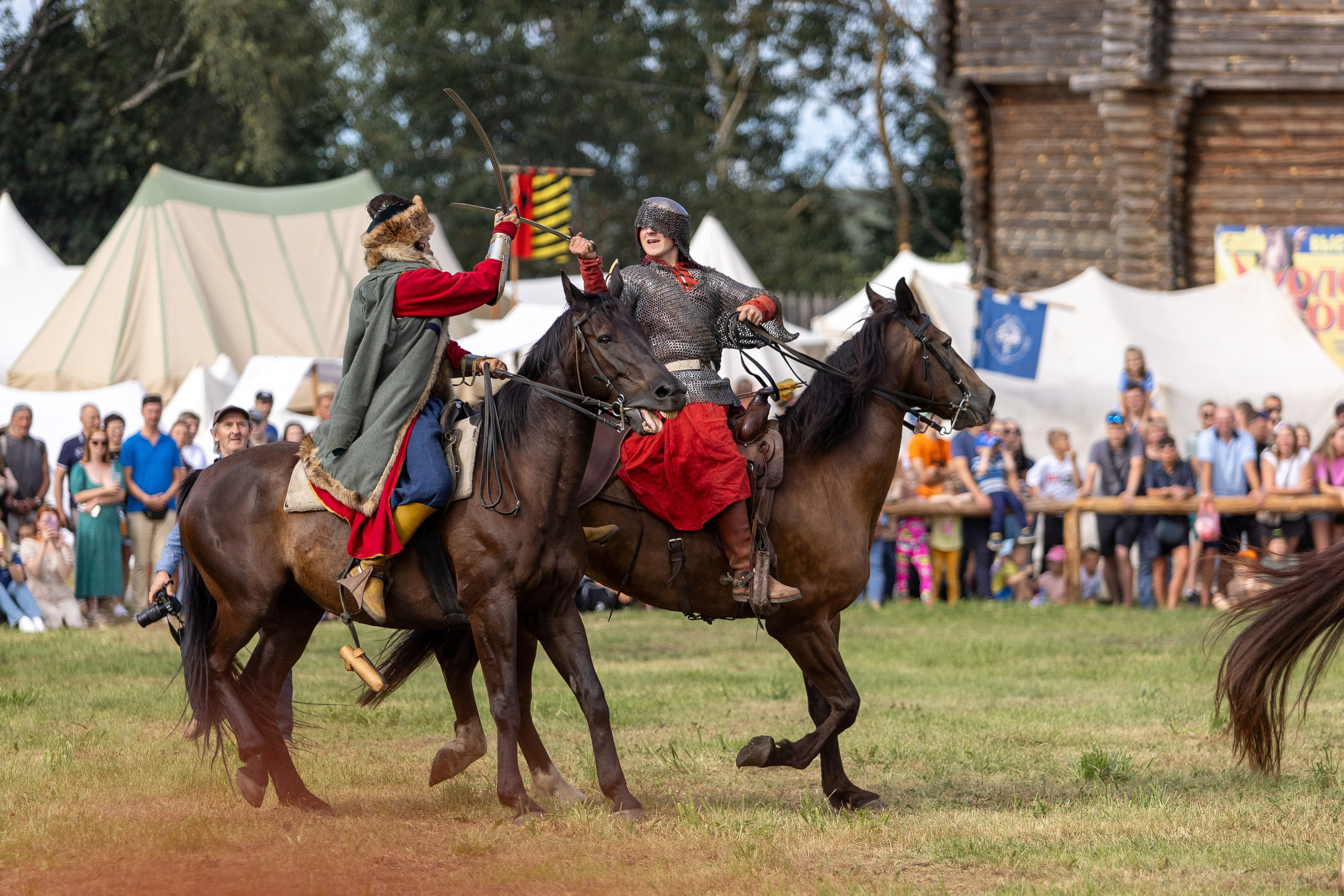 Рыцарский фест. Мстиславль. Профессиональный интерьерный и репортажный фотограф Минск и РБ. Максим Орлов