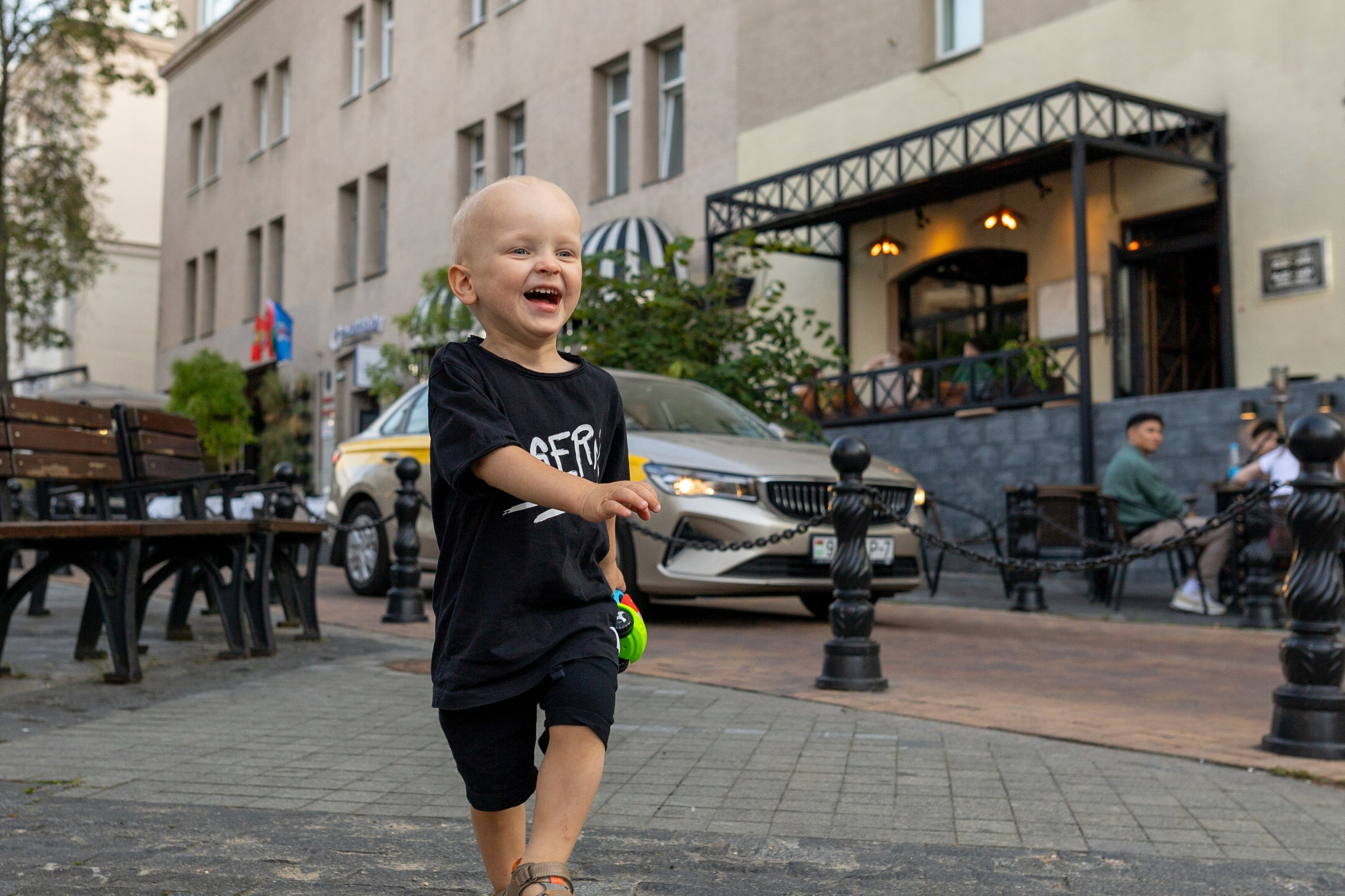 Детская съемка в городе. Профессиональный интерьерный и репортажный фотограф Минск и РБ. Максим Орлов