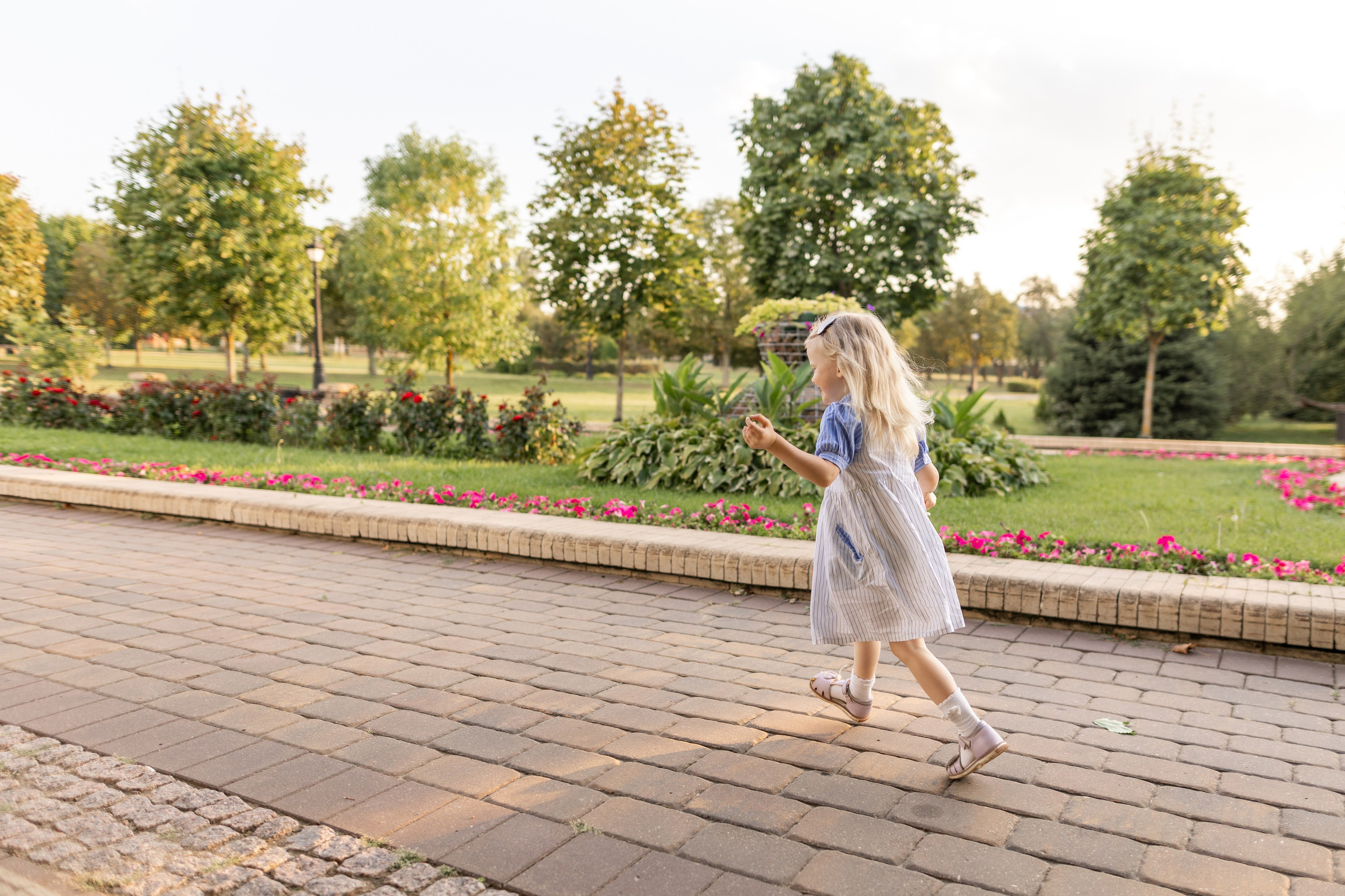 Стеша с мамой. Профессиональный интерьерный и репортажный фотограф Минск и РБ. Максим Орлов