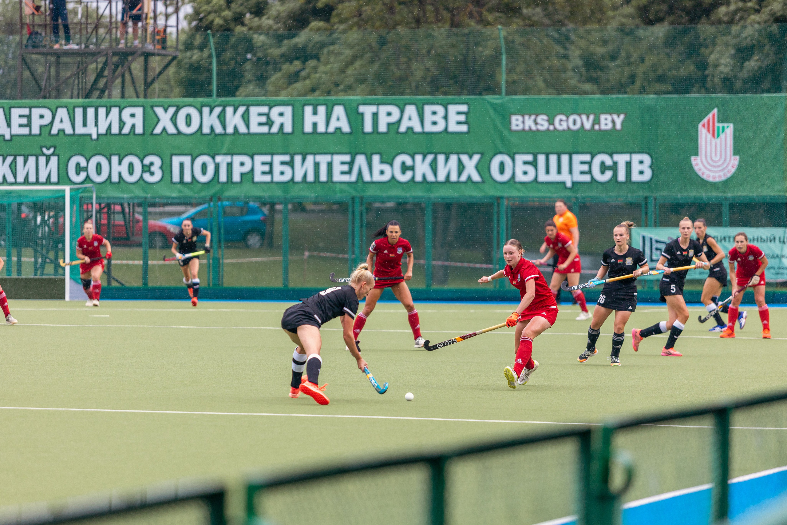 Хоккей на траве. Девушки. ХК Минск — ХК Виктория (Смолевичи) 10.06.2024. Профессиональный интерьерный и репортажный фотограф Минск и РБ. Максим Орлов