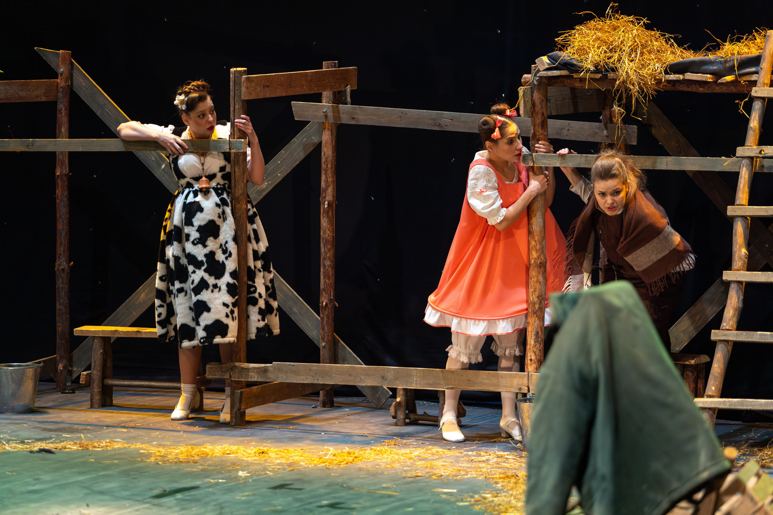 Театр белорусской армии «Очень простая история». Профессиональный интерьерный и репортажный фотограф Минск и РБ. Максим Орлов