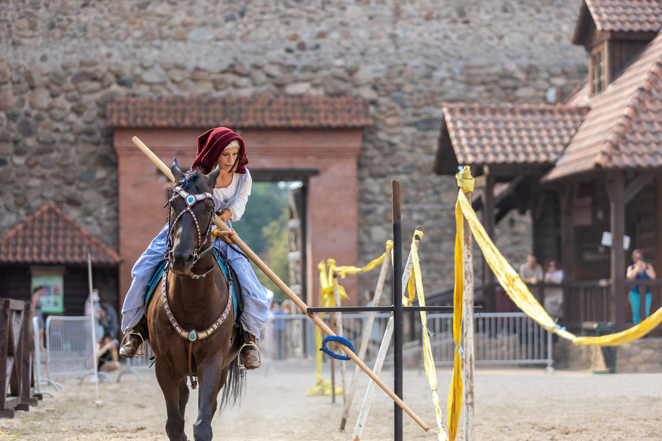 Выступление «Золотой шпоры» на празднике города Лиды. Профессиональный интерьерный и репортажный фотограф Минск и РБ. Максим Орлов