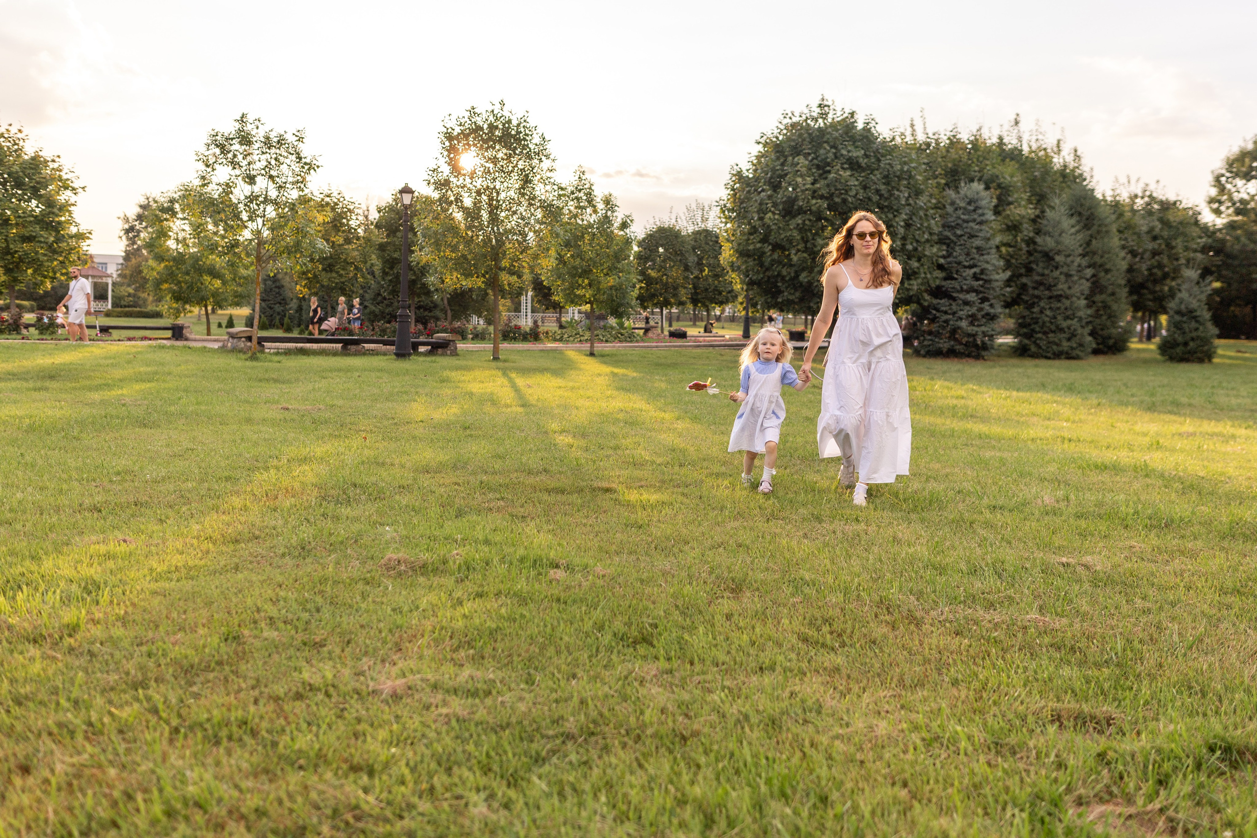 Стеша с мамой. Профессиональный интерьерный и репортажный фотограф Минск и РБ. Максим Орлов