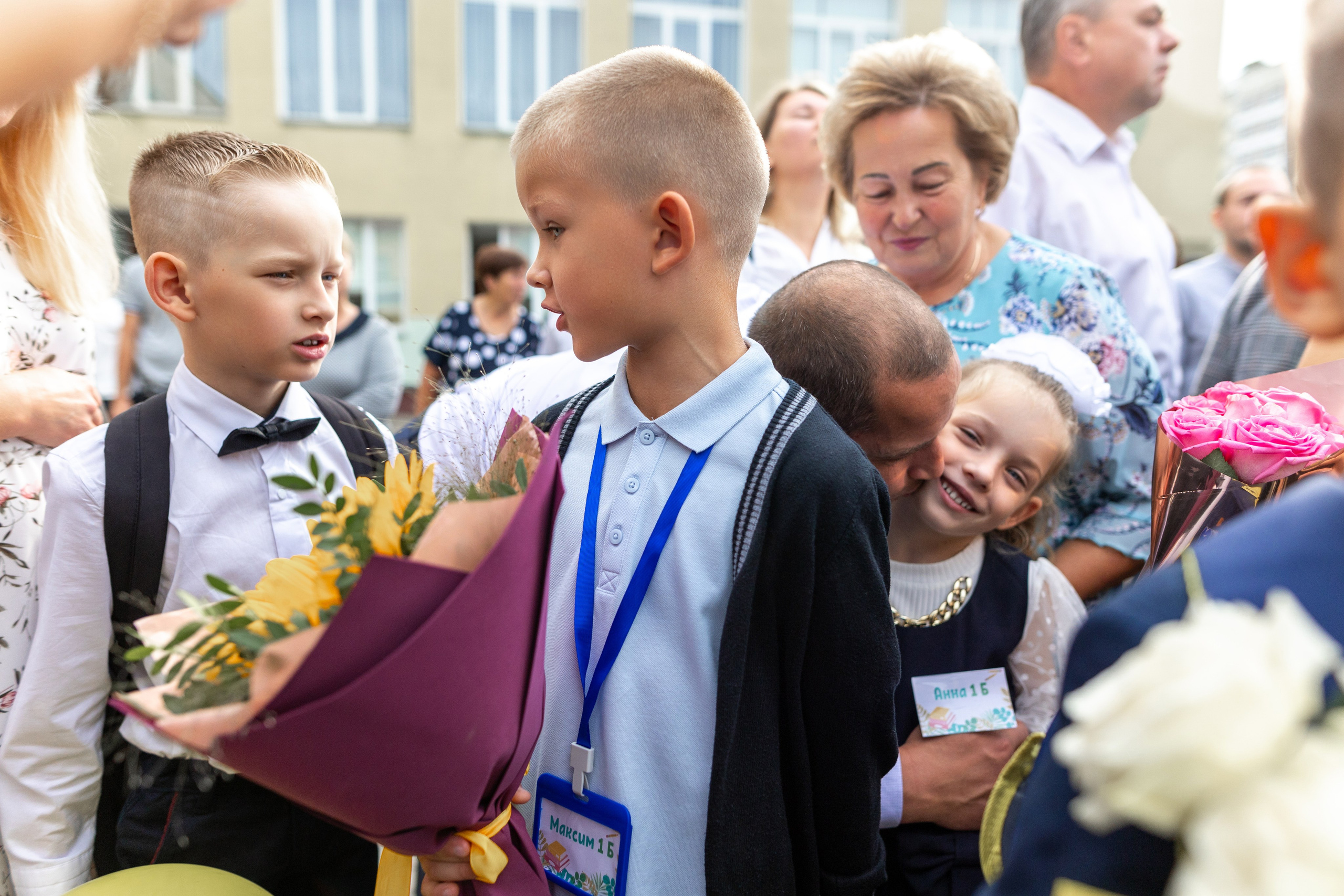 Линейка 1-го сентября. Профессиональный интерьерный и репортажный фотограф Минск и РБ. Максим Орлов