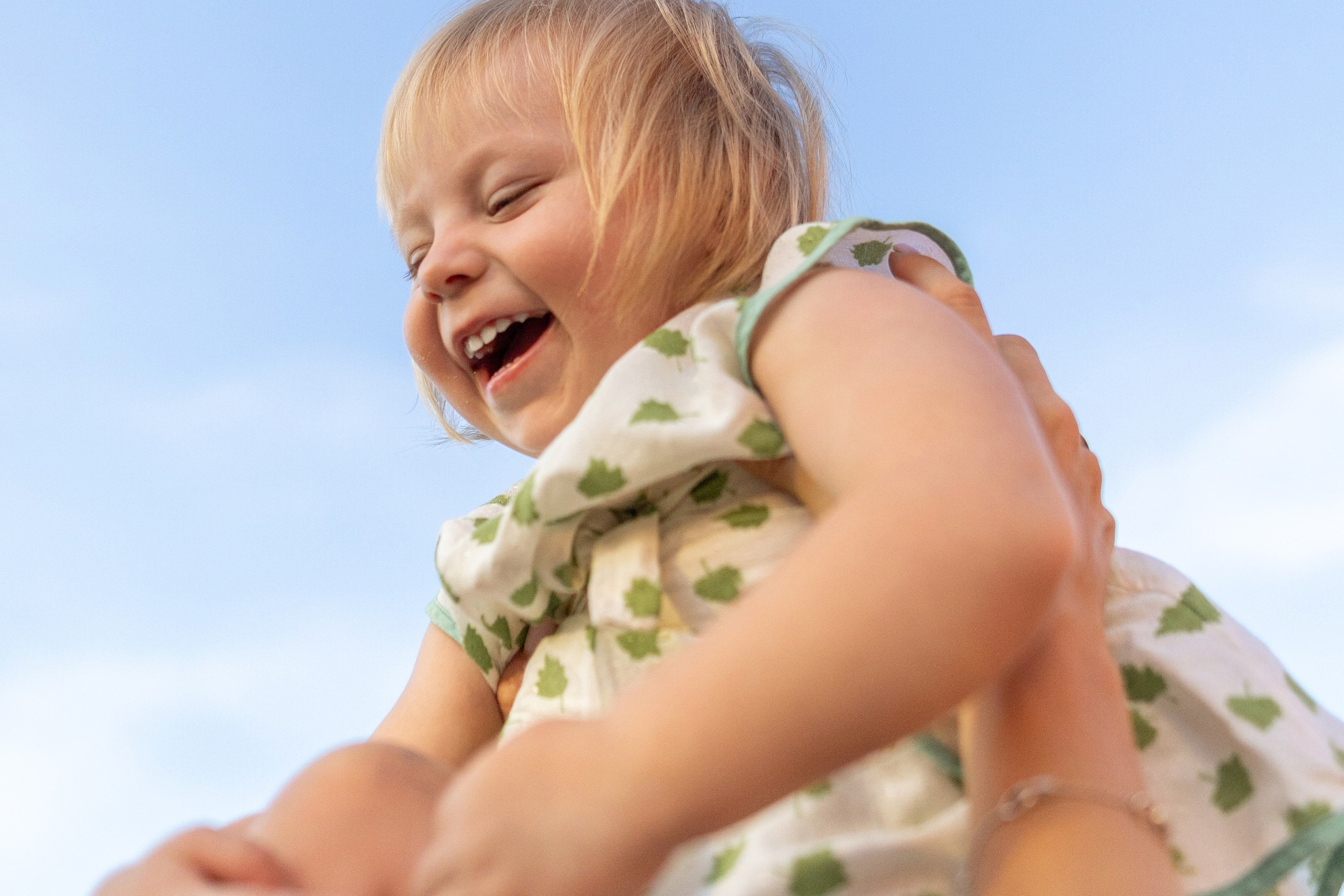 Детская живая фотосессия. Профессиональный интерьерный и репортажный фотограф Минск и РБ. Максим Орлов