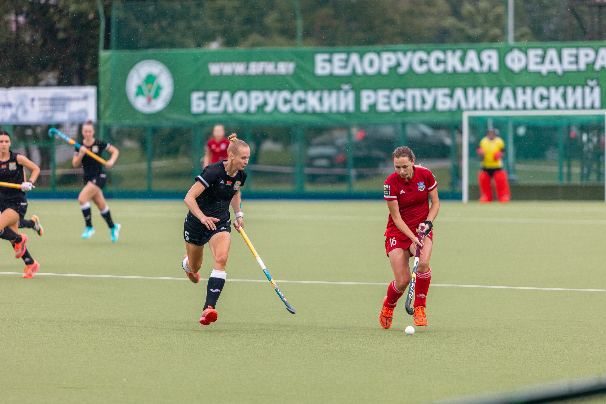 Хоккей на траве. Девушки. ХК Минск — ХК Виктория (Смолевичи) 10.06.2024. Профессиональный интерьерный и репортажный фотограф Минск и РБ. Максим Орлов