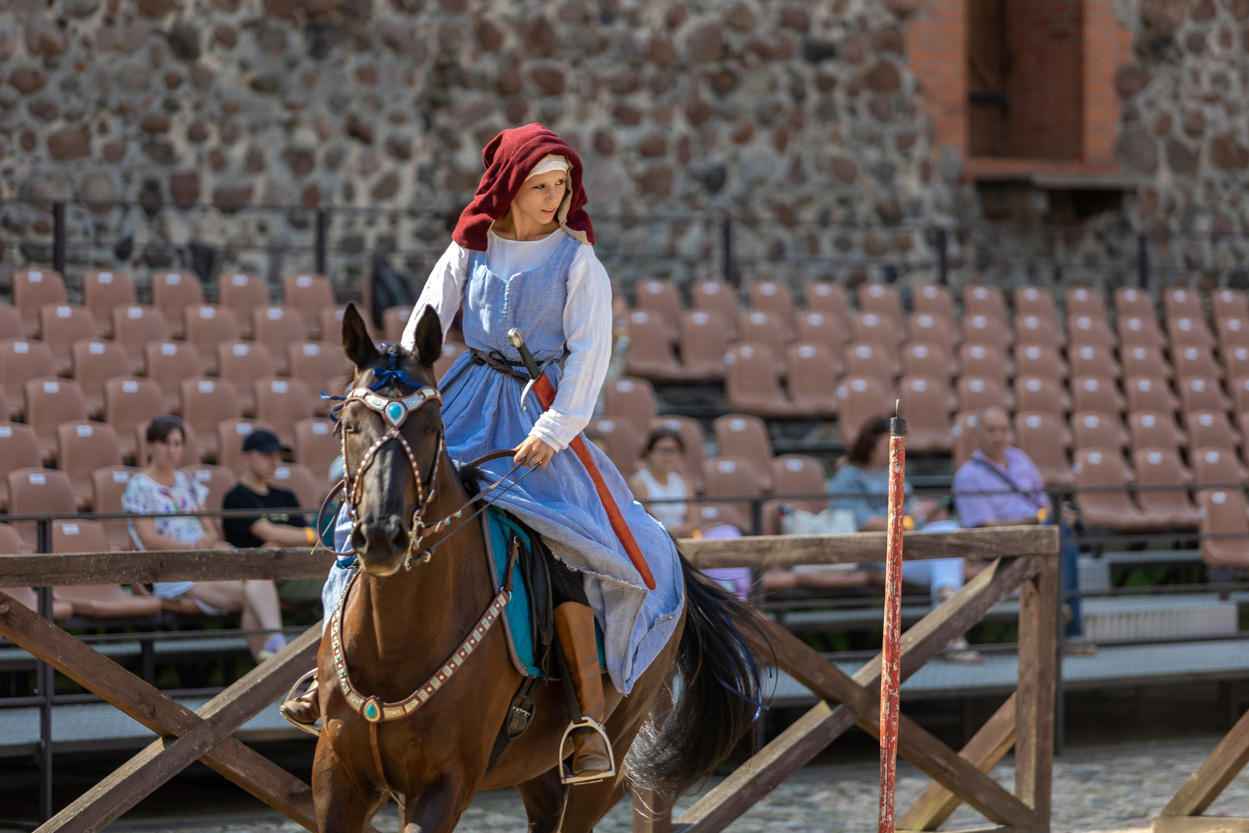 Выступление «Золотой шпоры» на празднике города Лиды. Профессиональный интерьерный и репортажный фотограф Минск и РБ. Максим Орлов