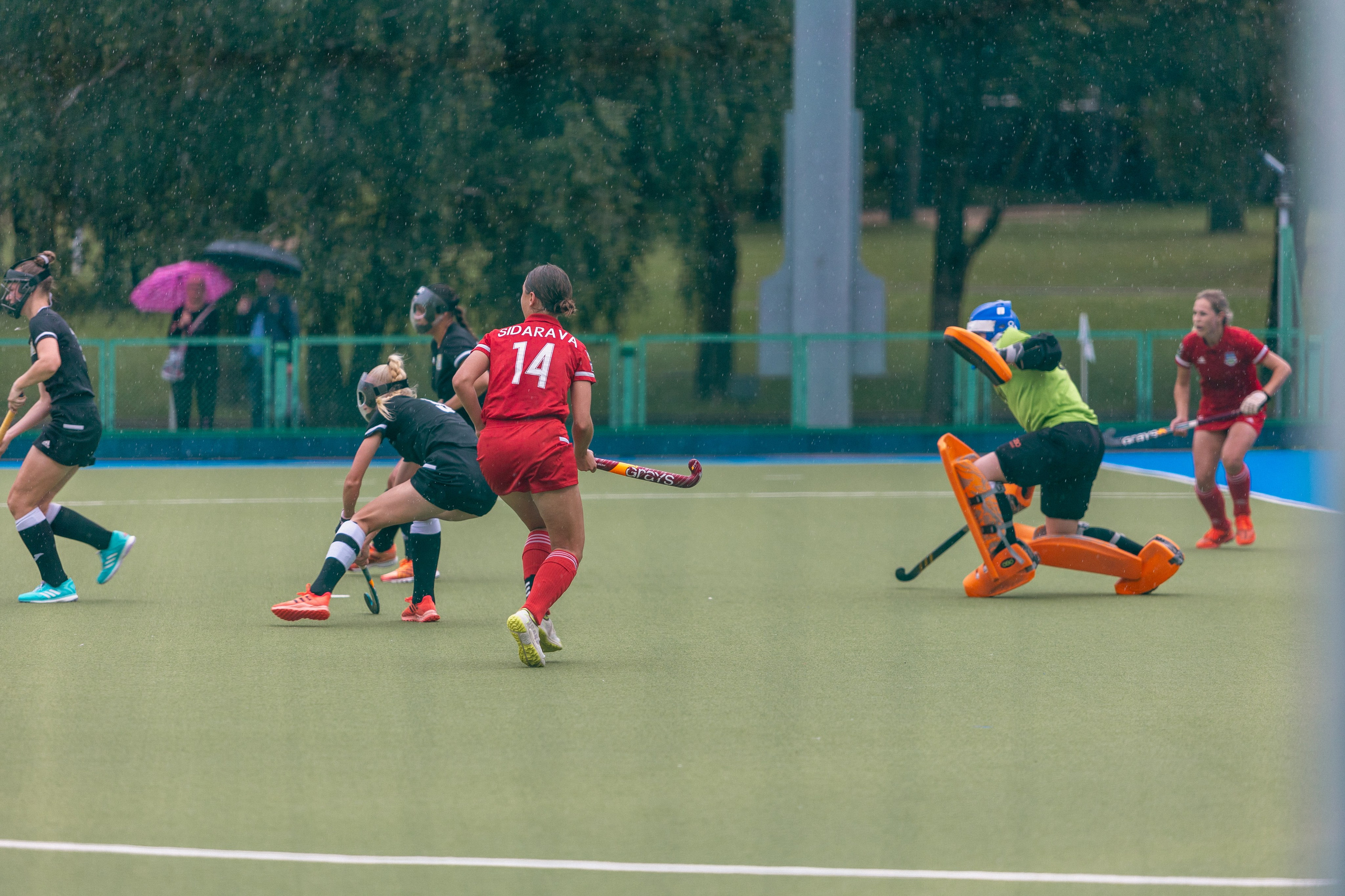 Хоккей на траве. Девушки. ХК Минск — ХК Виктория (Смолевичи) 10.06.2024. Профессиональный интерьерный и репортажный фотограф Минск и РБ. Максим Орлов