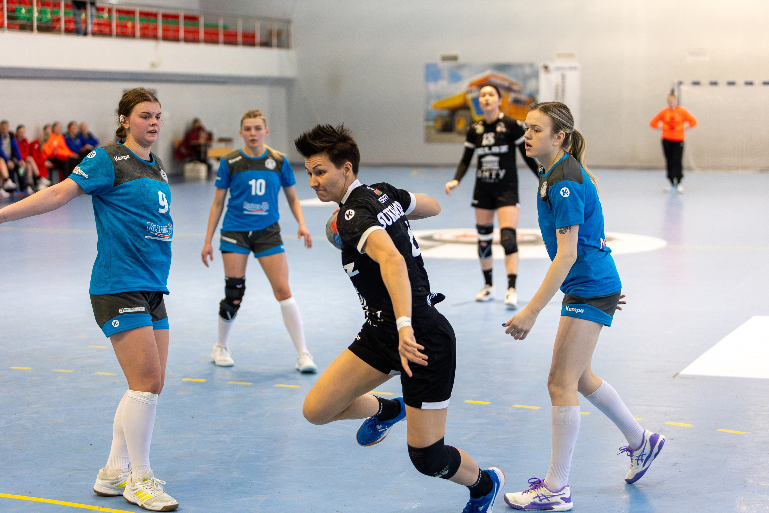 Гандбол. Лучшие кадры. БНТУ — Витебчанка. Профессиональный интерьерный и репортажный фотограф Минск и РБ. Максим Орлов