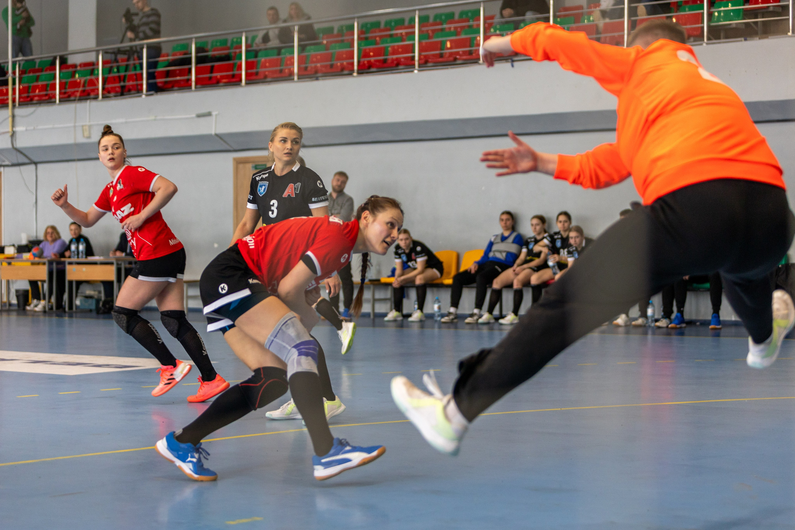 Гандбол. БНТУ — Березина. Профессиональный интерьерный и репортажный фотограф Минск и РБ. Максим Орлов